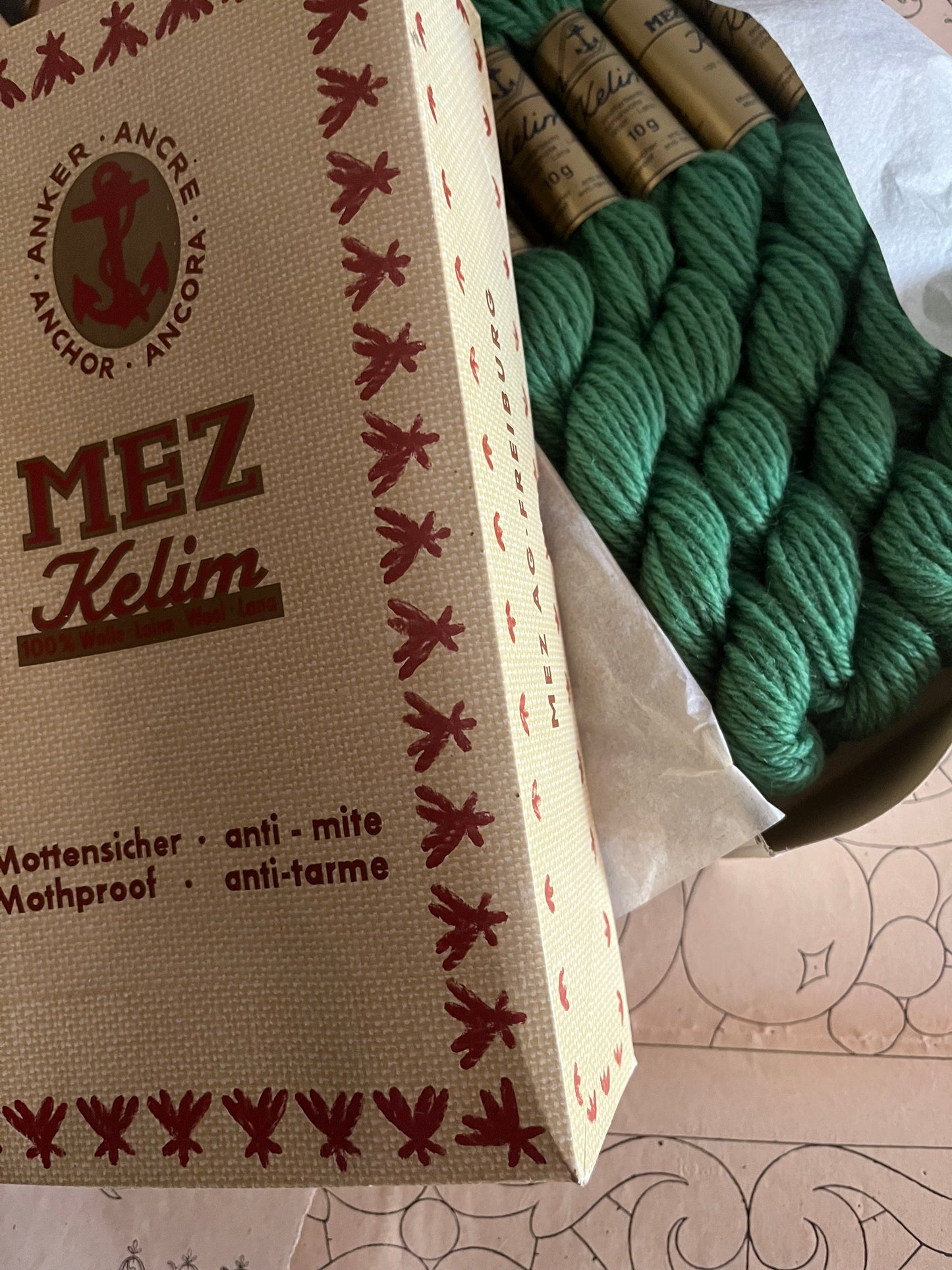 Mez original Karton mit 10 Strängen Teppich Stickgarn Kelim Sanftes Grün