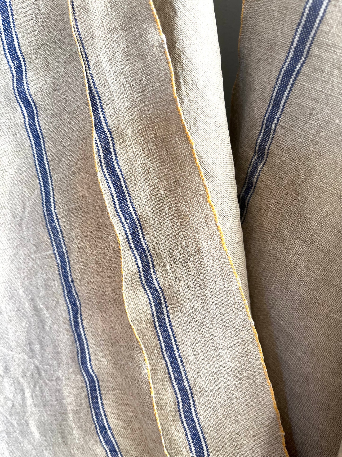 XL Leinentuch mit blau/weißen Streifen