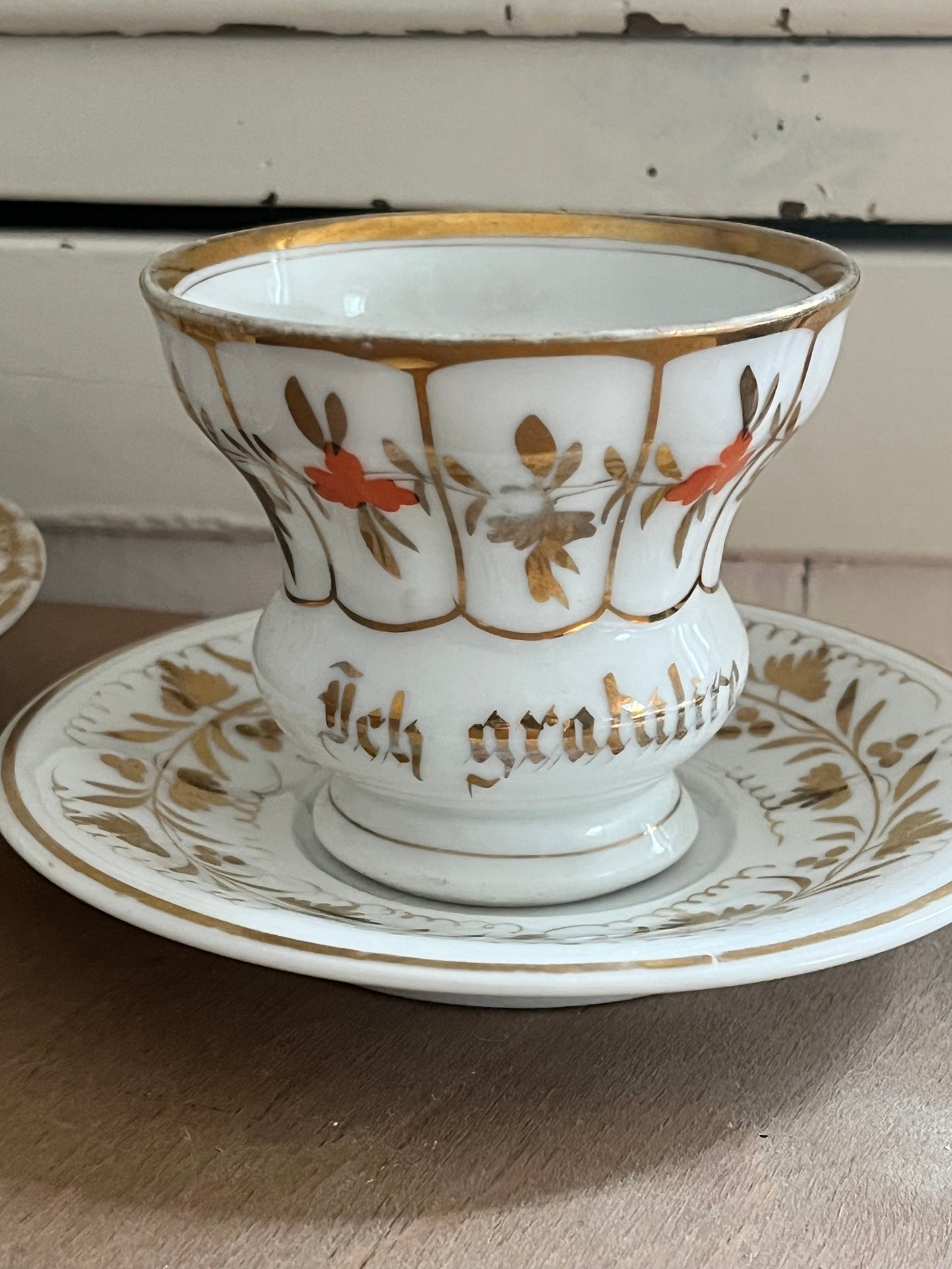 Antike Biedermeier Tasse Weiß/Gold/Rot  - „Ich gratuliere“