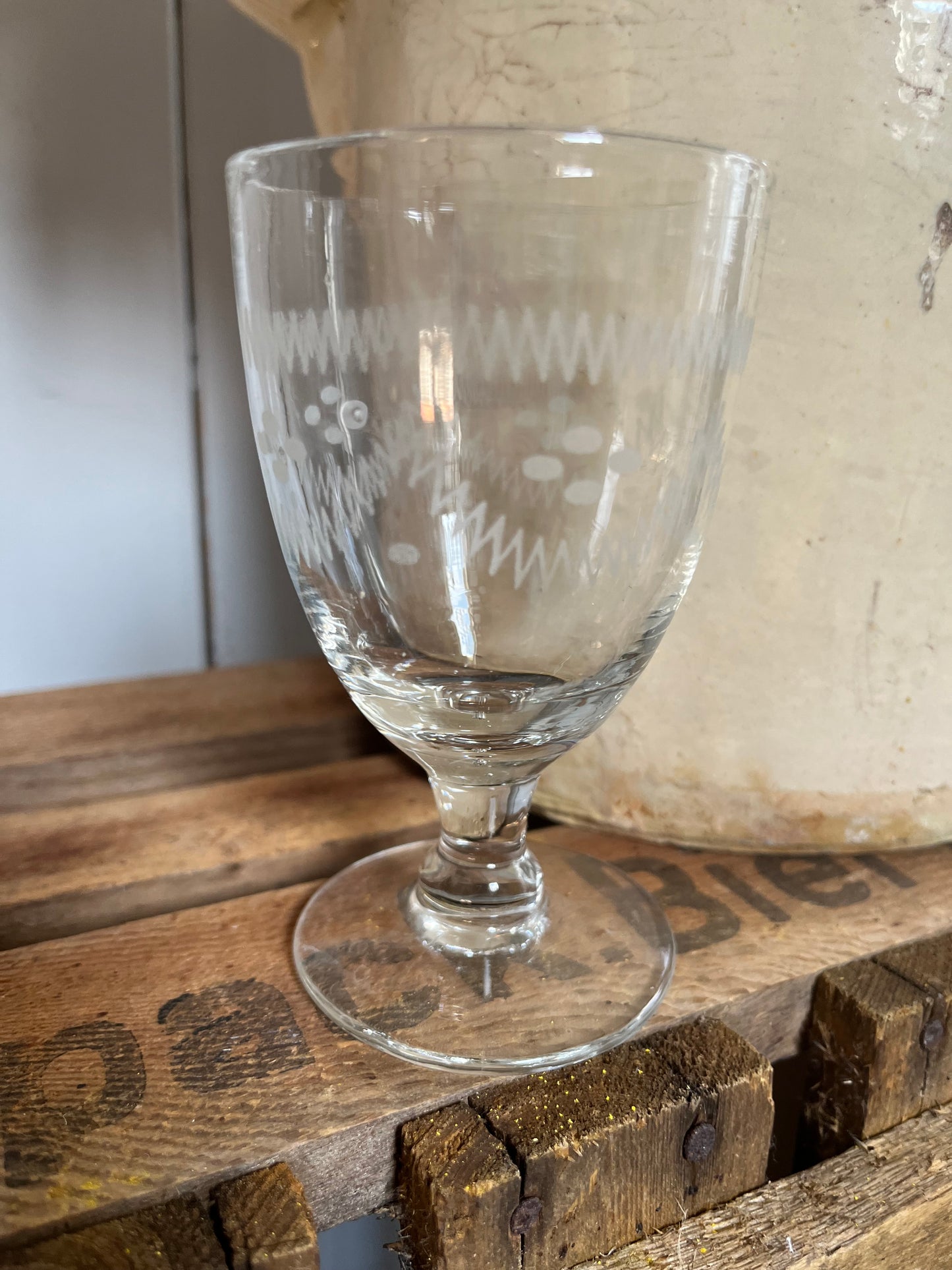 2 französische alte Bistro Gläser für Aperitif mit Schliff
