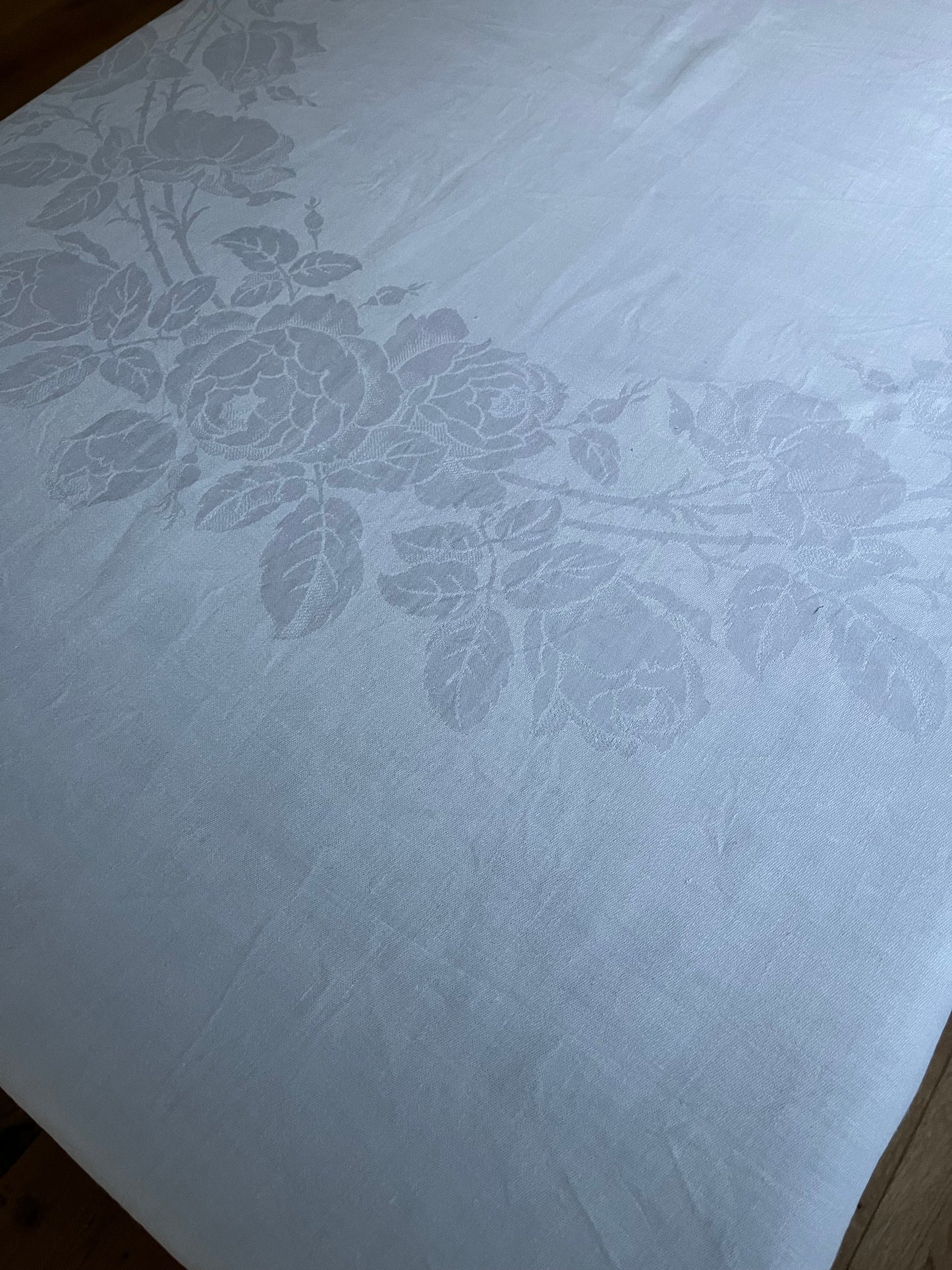 Große und vornehme Damastdecke 160 × 150