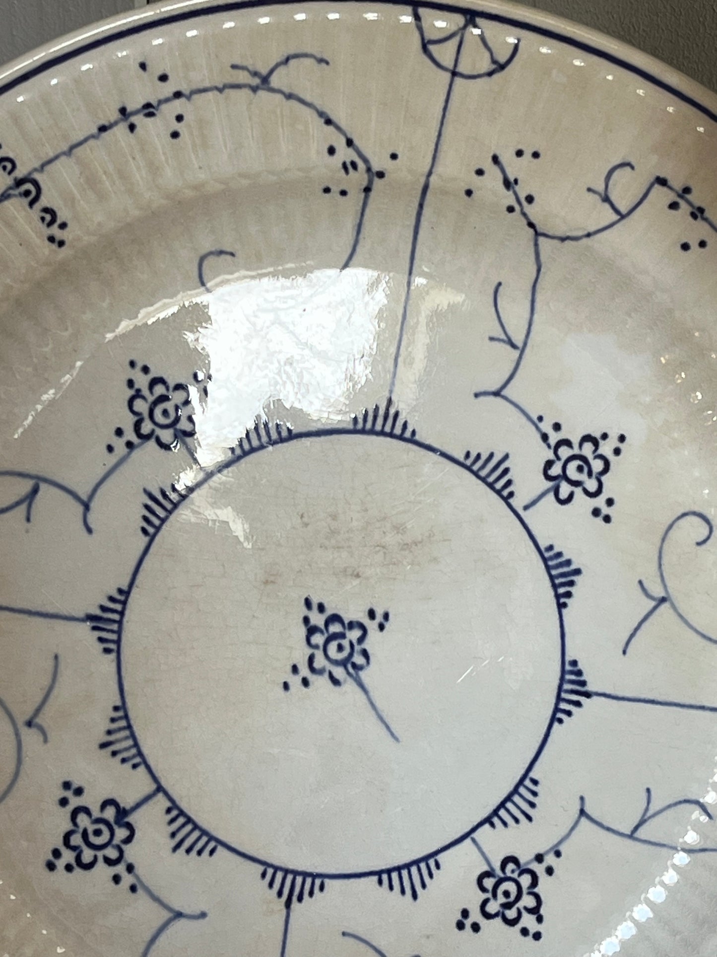 Alte Etagere Boch blau-weiß Keramik