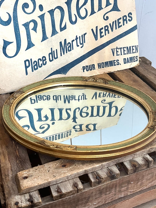 Alter florentinischer Spiegel schwer und mit Stuckrahmen