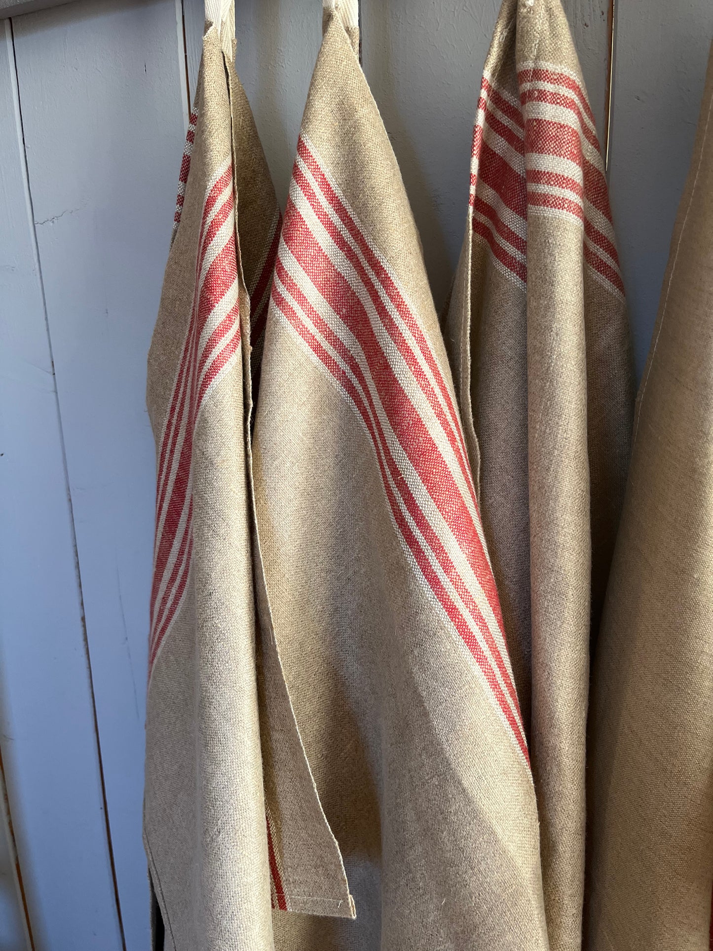 XL Leinentuch mit extra breiten rot/weißen Streifen