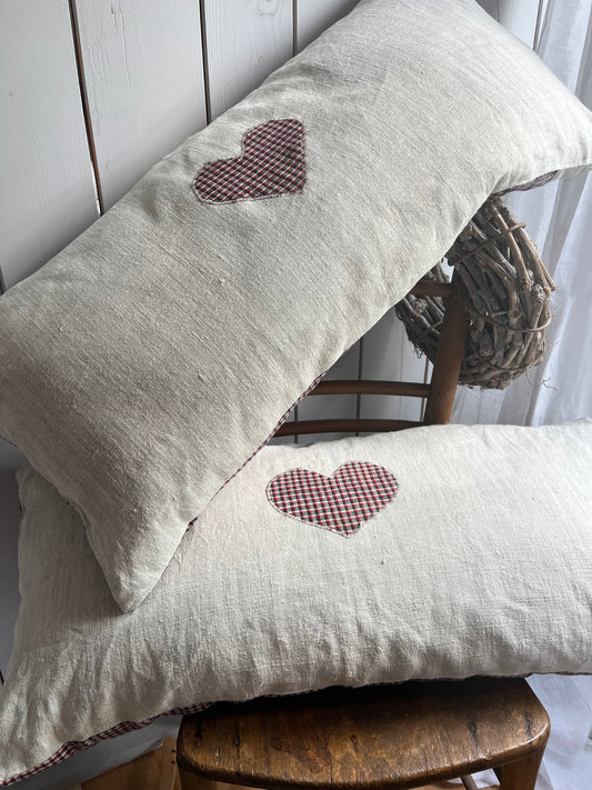 Großes Kissen mit Herz Bauernleinen - 80 x 40 mit Füllung