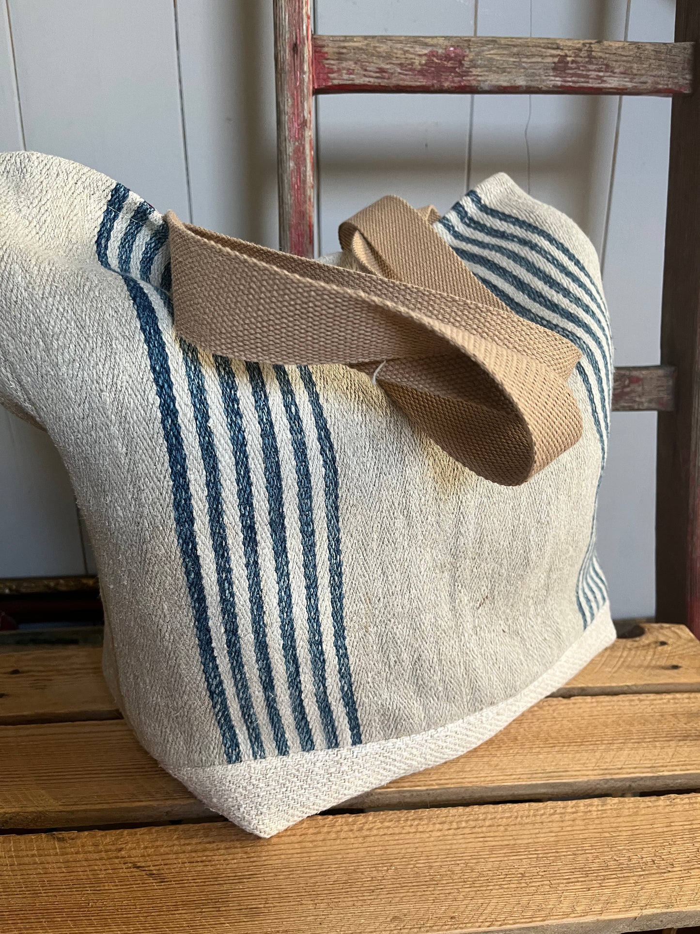 Stripes: große Tasche aus kräftigem altem Leinensack