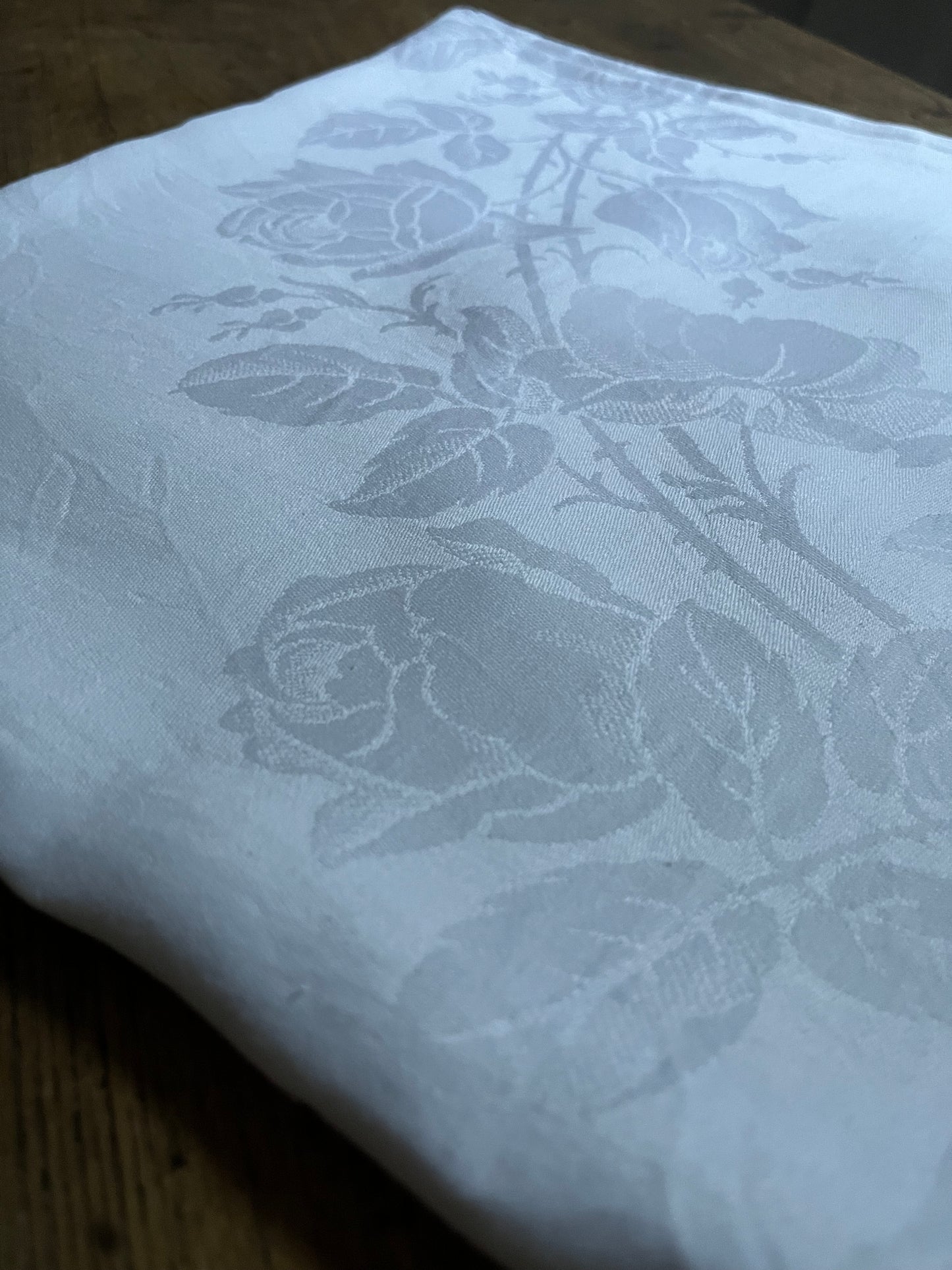 Große und vornehme Damastdecke 160 × 150