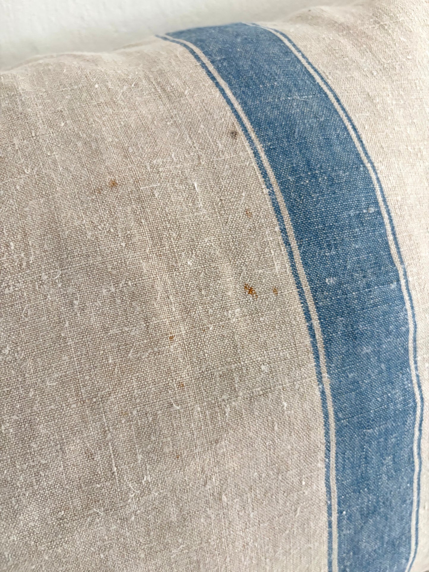 XL Vintage Kissenbezug aus altem Leinensack mit original Aufschrift 70 x 40