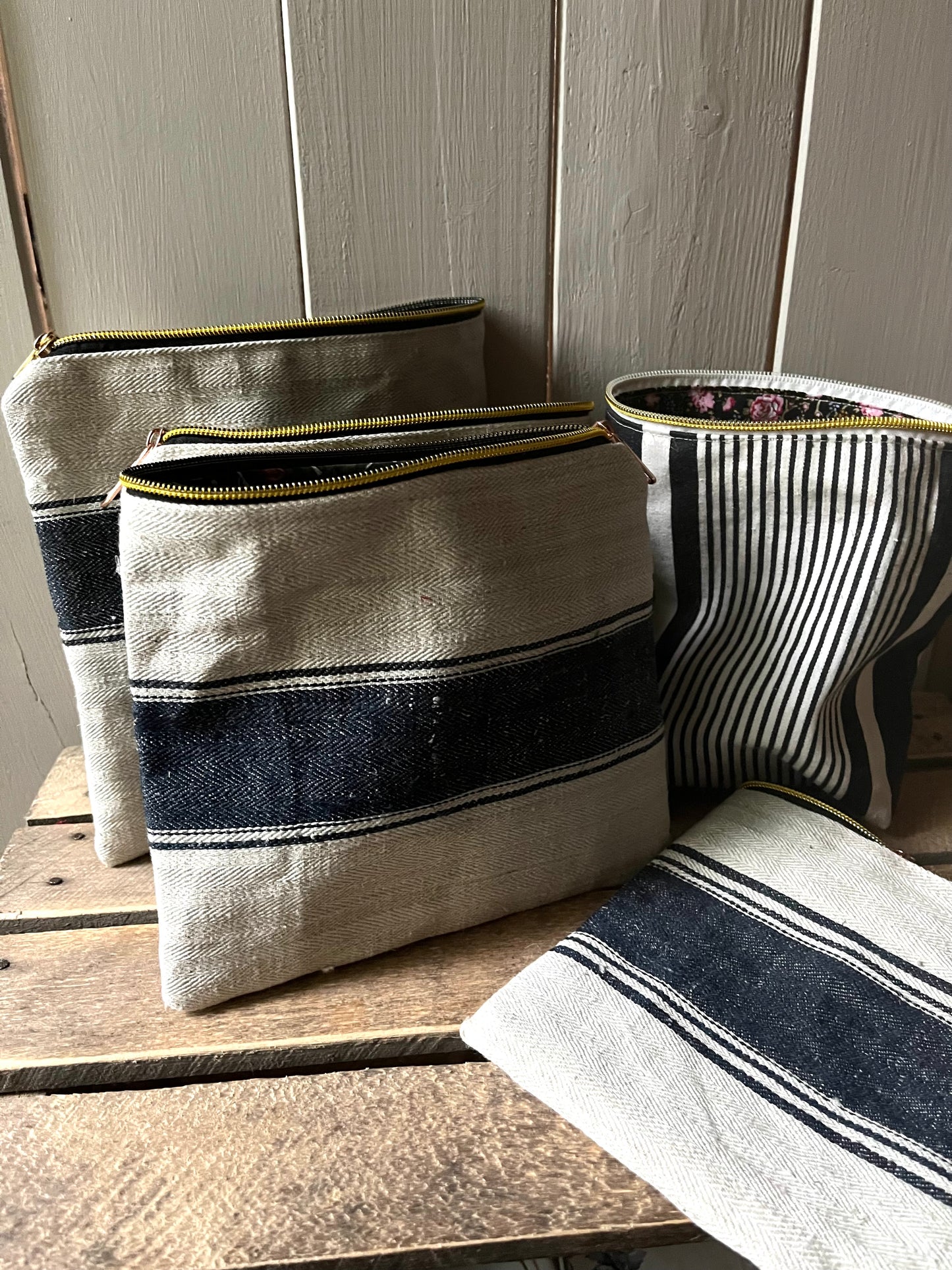 Kosmetiktasche aus altem Leinen gestreift kleiner Shopper