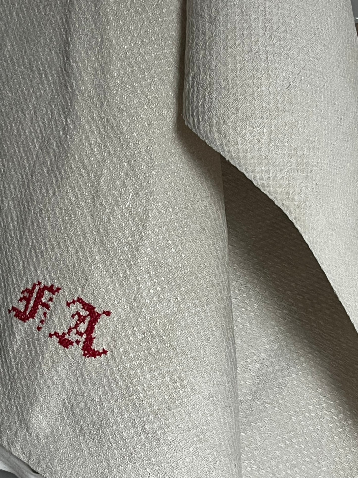 XXL Tuch: Großes Tuch aus Bauernleinen mit Struktur, und Monogramm