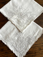 Load image into Gallery viewer, 2 feinste Taschentücher aus Frankreich - Hochzeitstaschentücher
