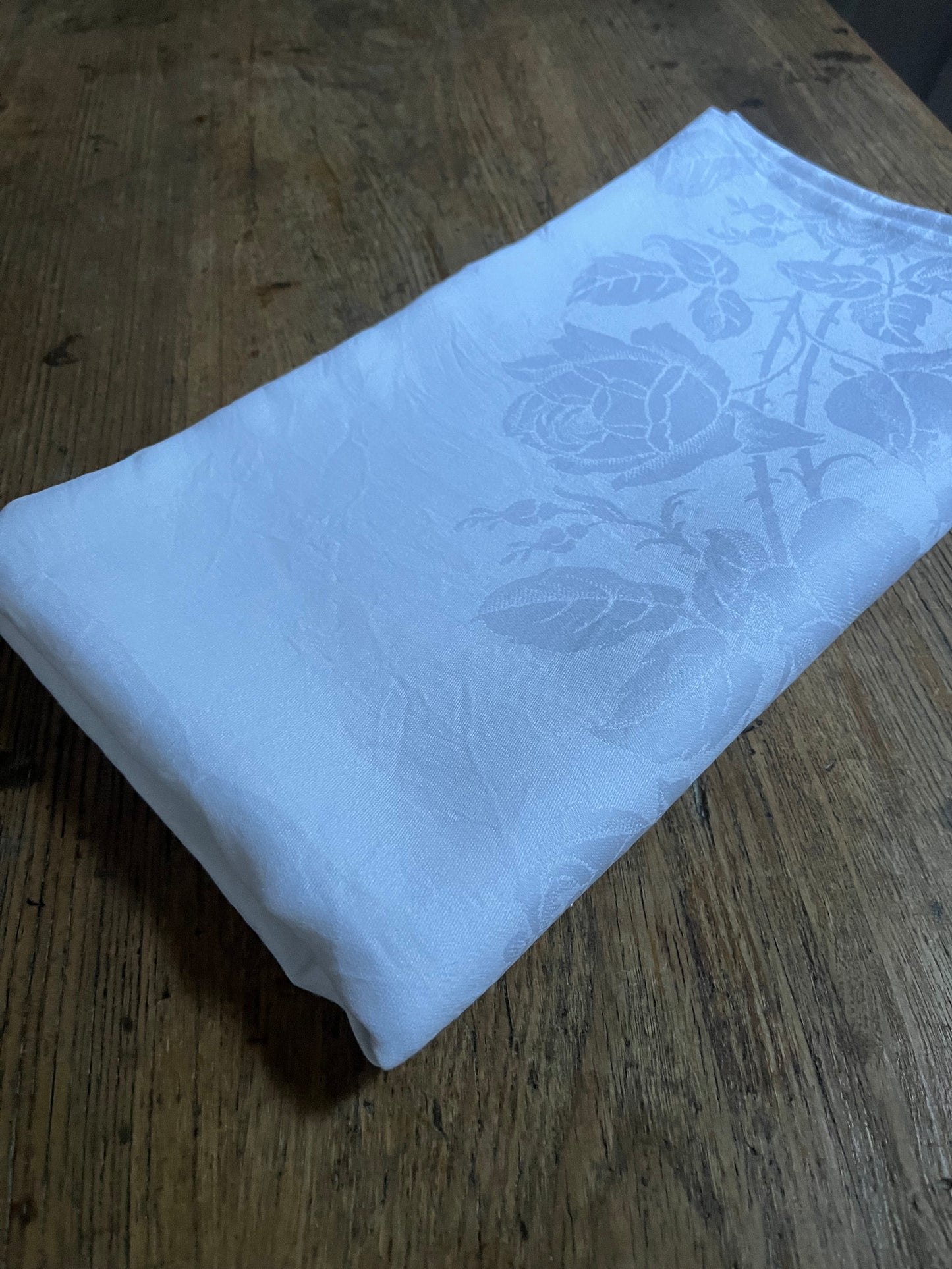 Große und vornehme Damastdecke 160 × 150