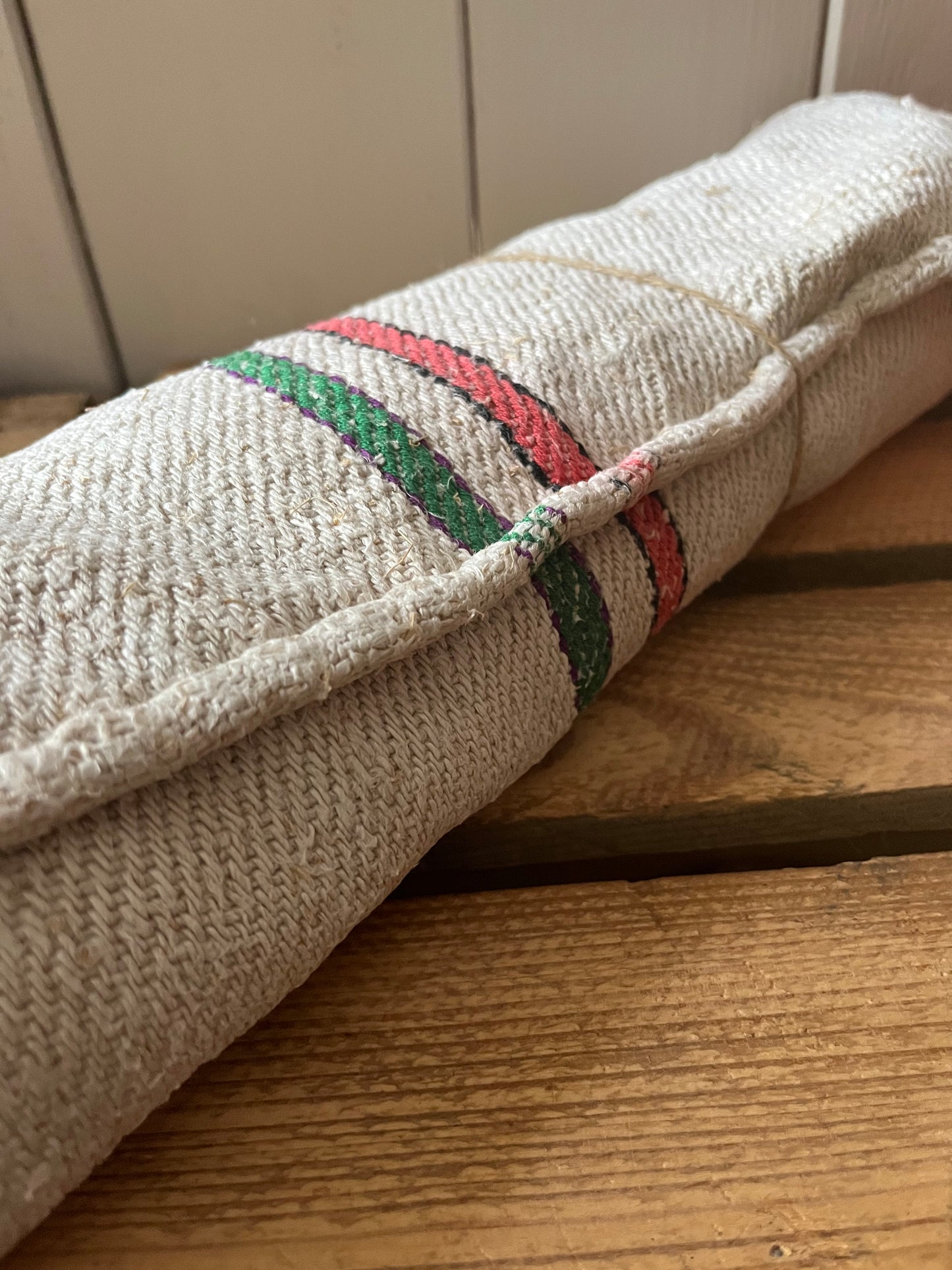2,25 Meter seltenes, schweres Sackleinen mit Streifen