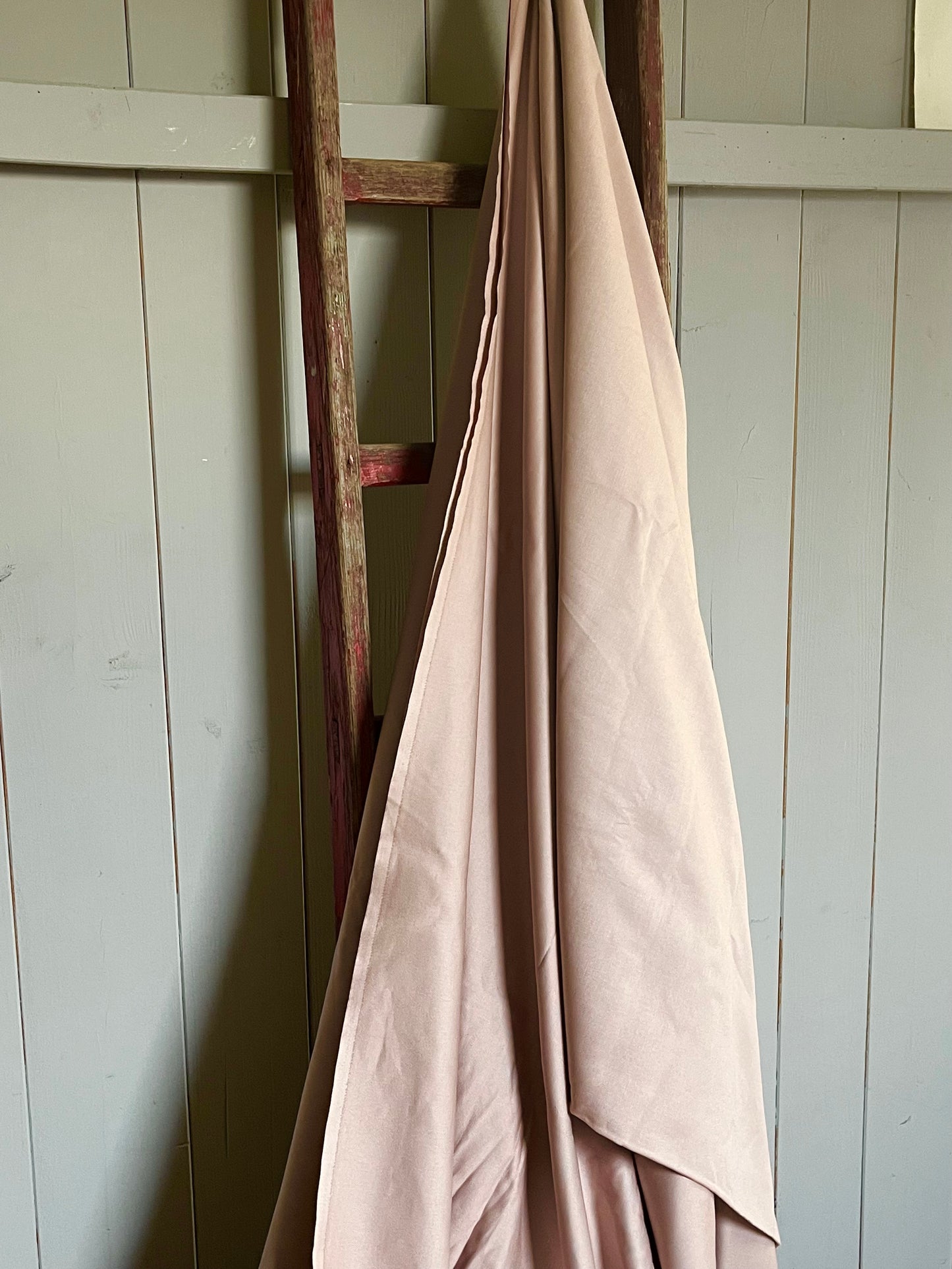 XL: 3 x 1,8 Meter kräftiger, zugleich seidiger Baumwollcanvas in Altrose