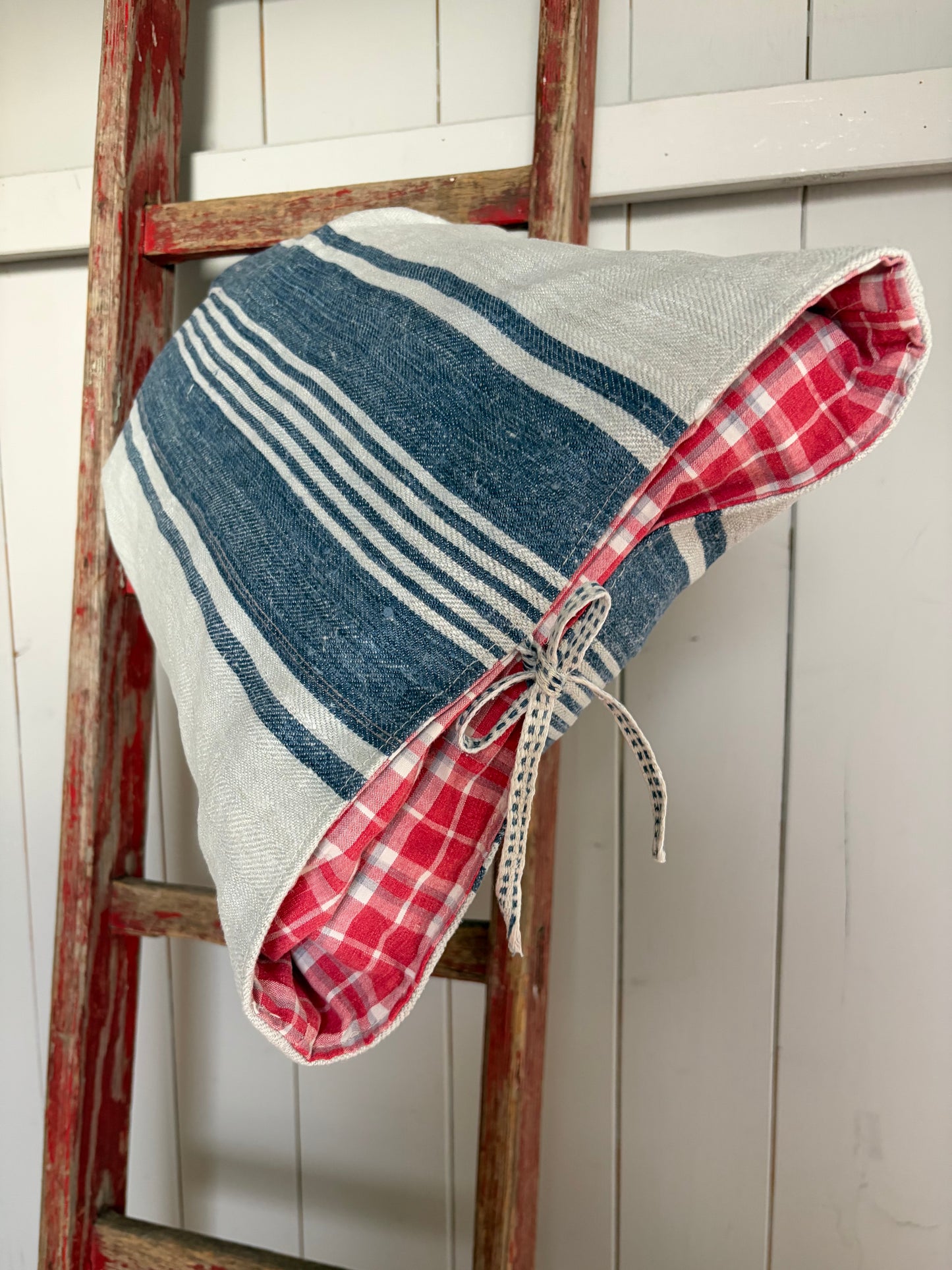 Großer Kissenbezug blau gestreift Fischgrätleinen mit Hotelverschluss 60 x 40