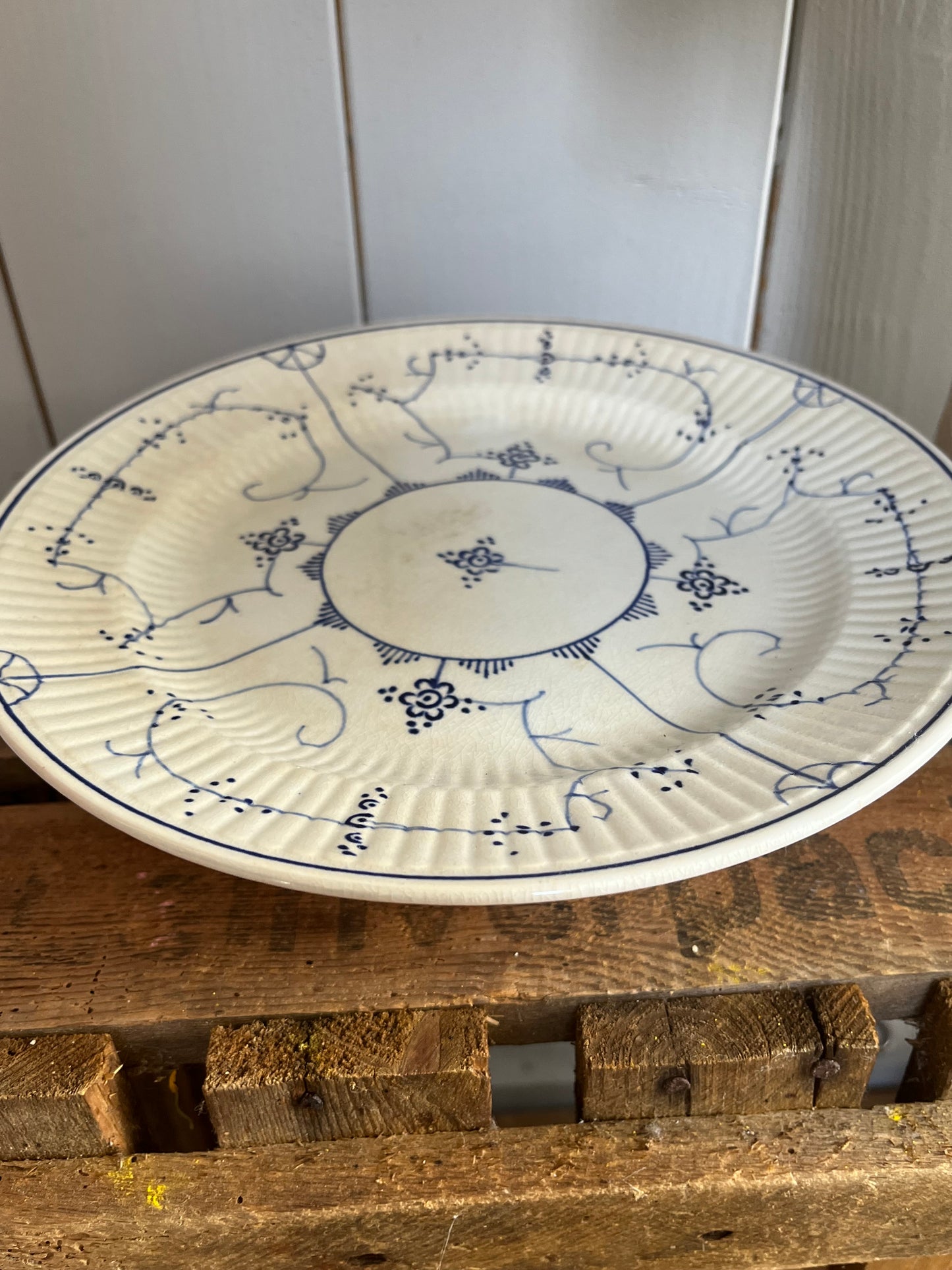 Alte Etagere Boch blau-weiß Keramik