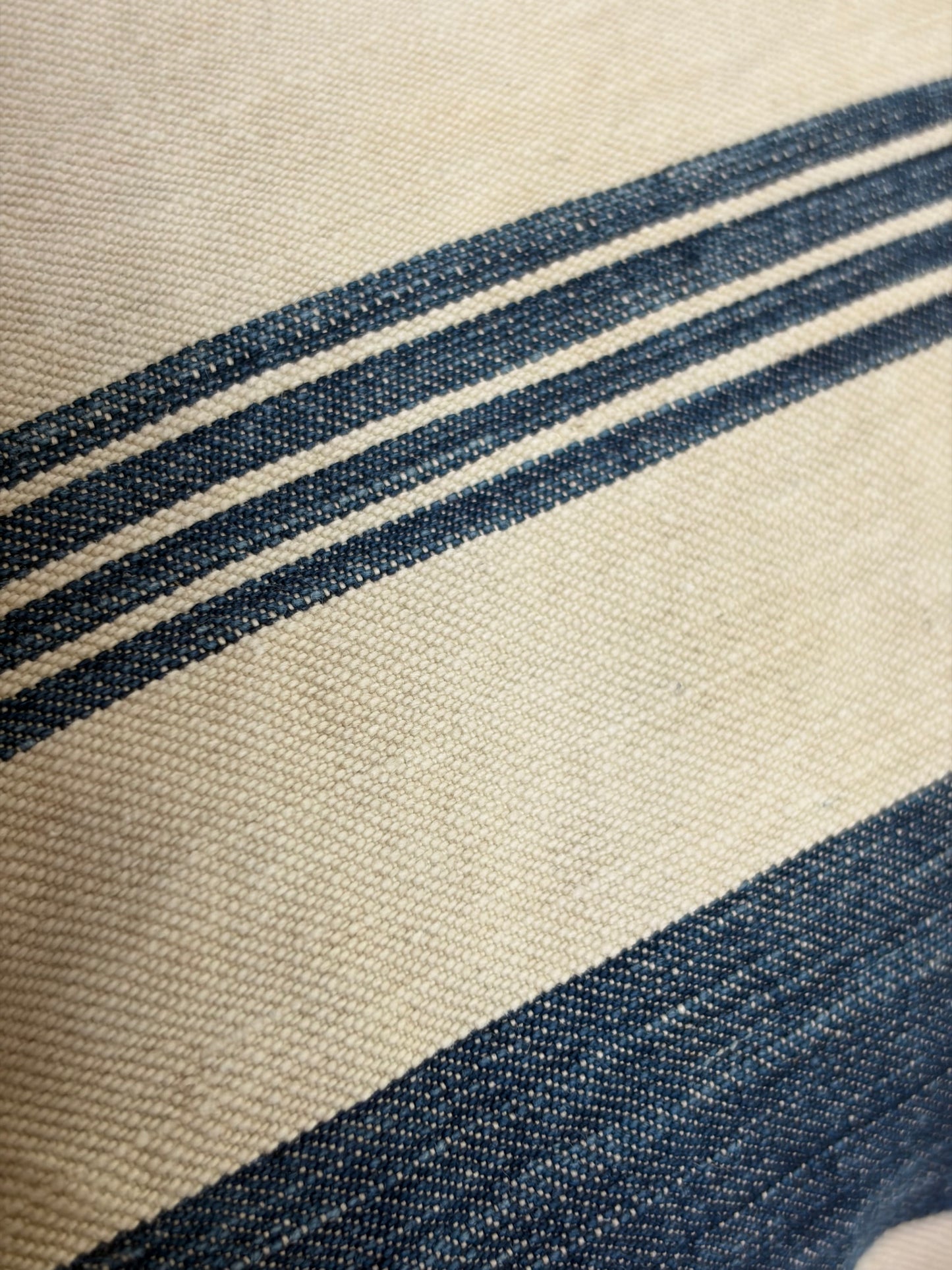 Großer Kissenbezug Leinen blau gestreift mit Hotelverschluss 60 x 40