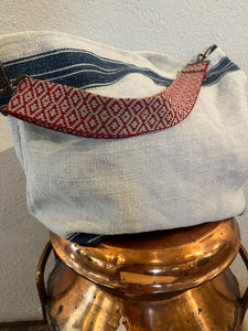 Klassiker:  Vintage Tasche Shopper aus altem Leinensack mit blauen Streifen