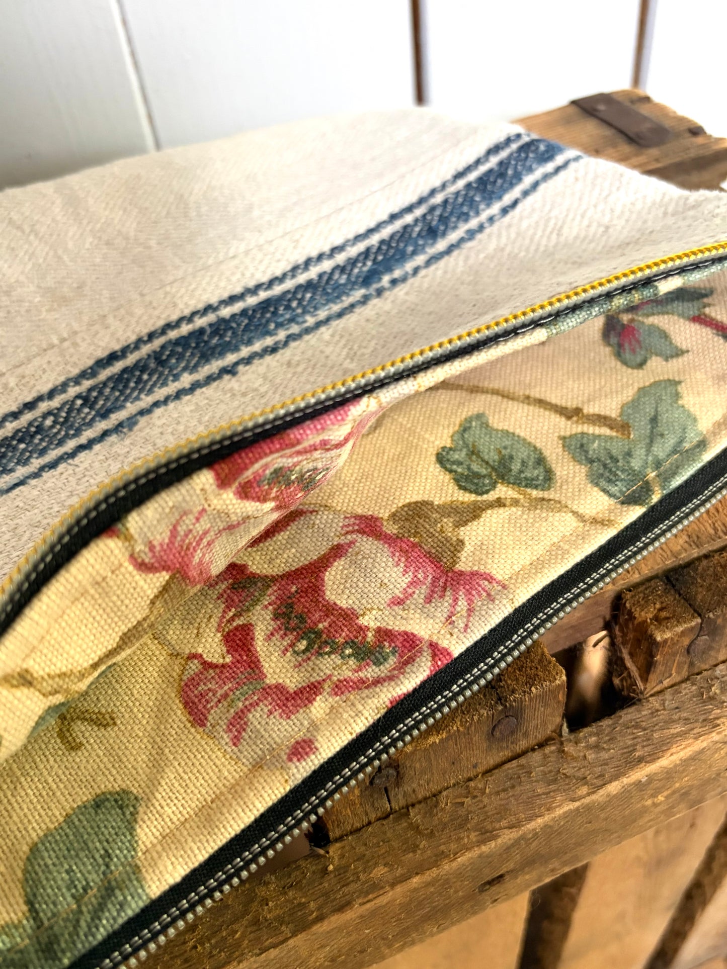 Kleine Handtasche aus altem Leinen - - Kosmetiktasche
