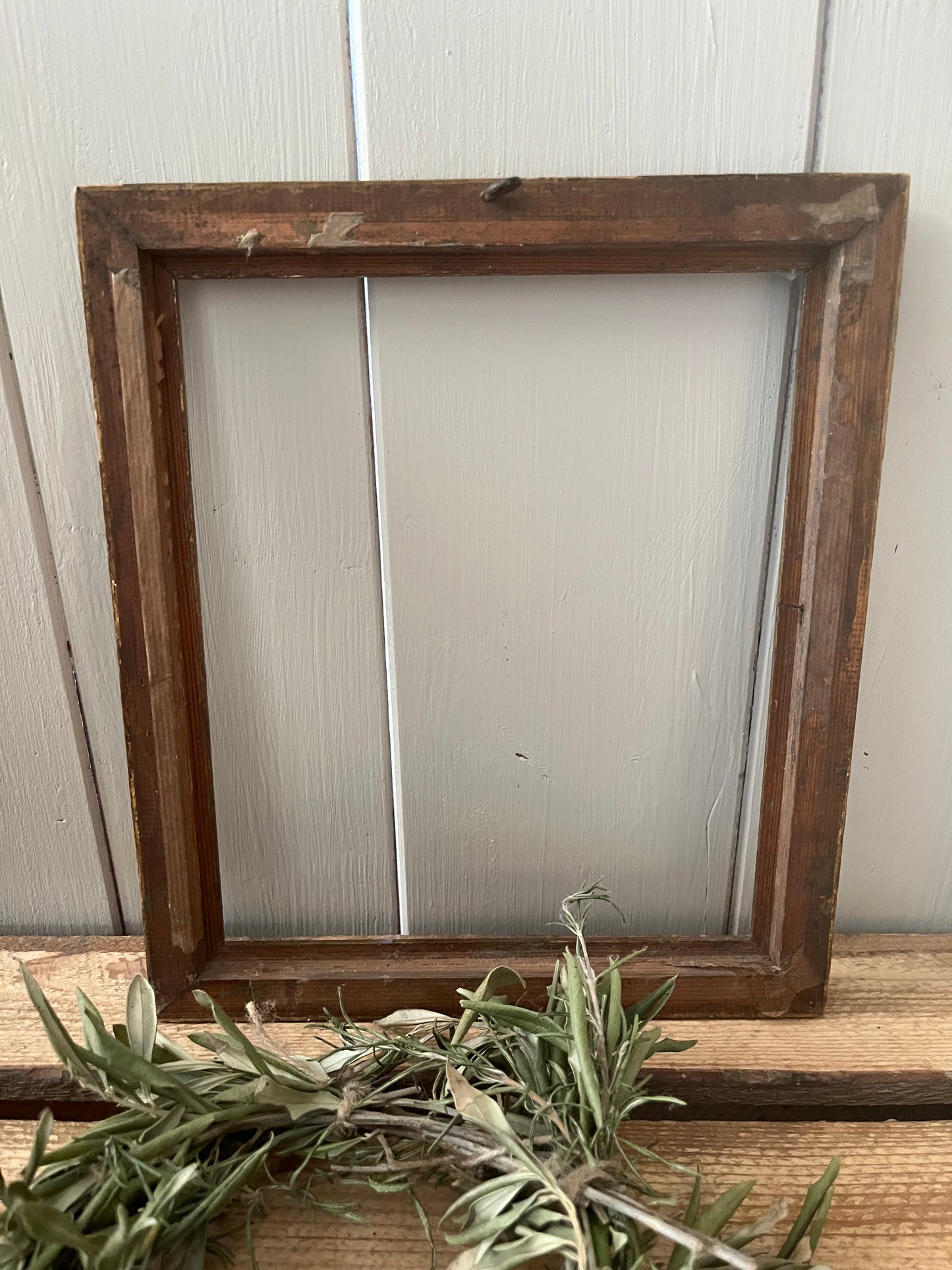 Antiker Goldrahmen mit Stuckarbeit aus Frankreich