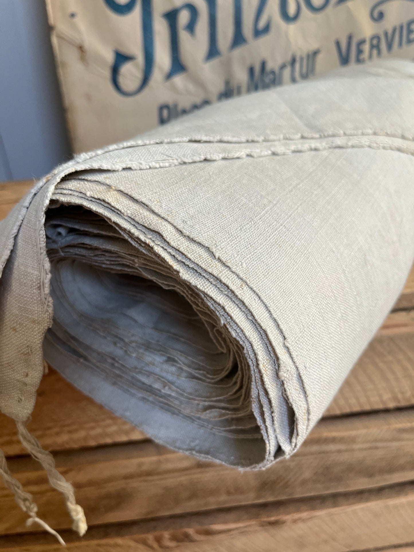 6,8 Meter 120 Jahre altes Leinen, bildschön, kräftiges, handgewebtes Bauernleinen