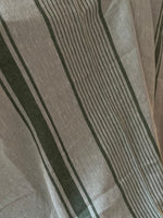 Laden Sie das Bild in den Galerie-Viewer, Salbei Stripes - extra breites washed Leinen 1 x 1,5
