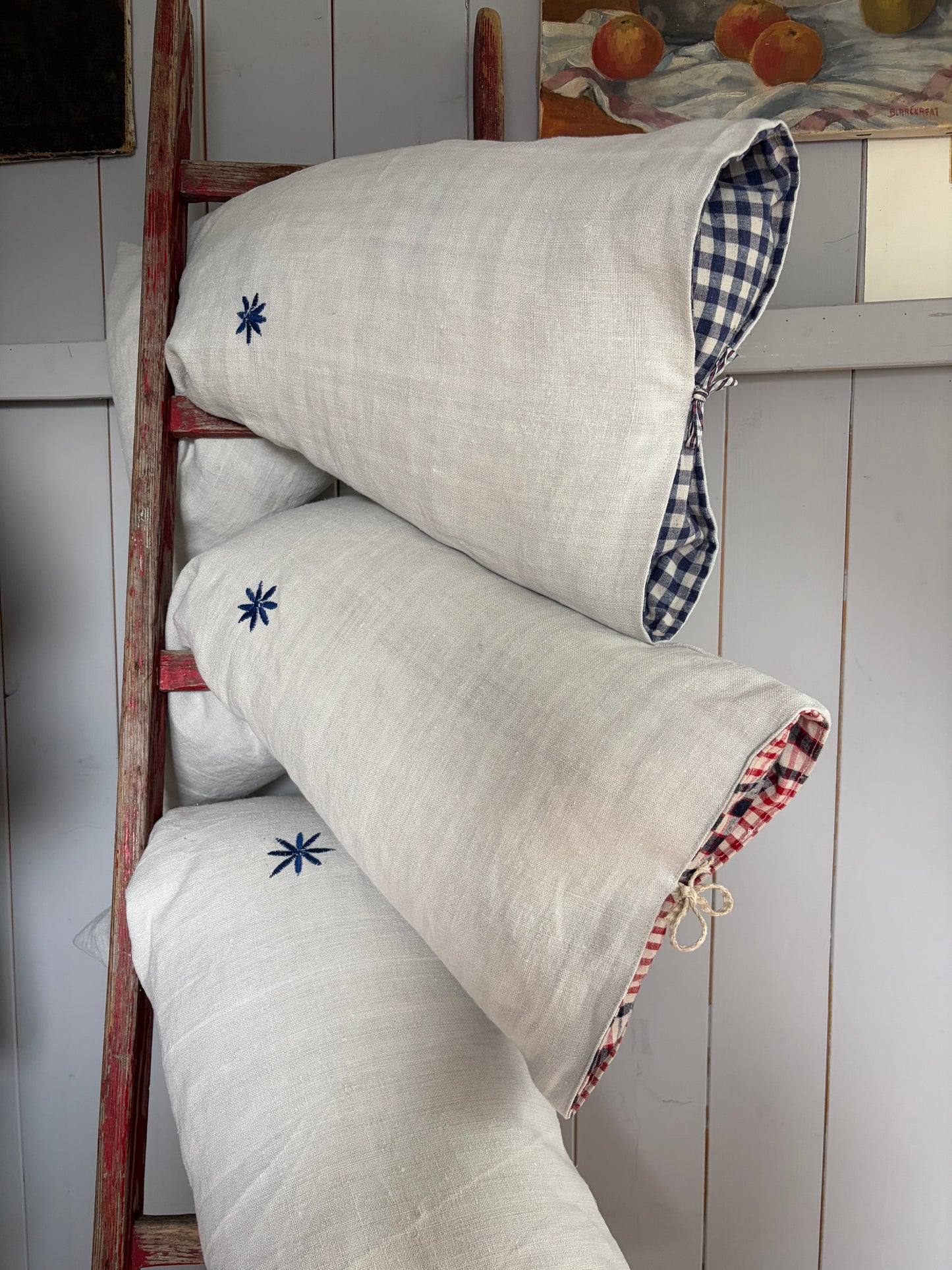 XL Kissenbezug altes Leinen mit blauen Streifen und Blüte 80 x 40