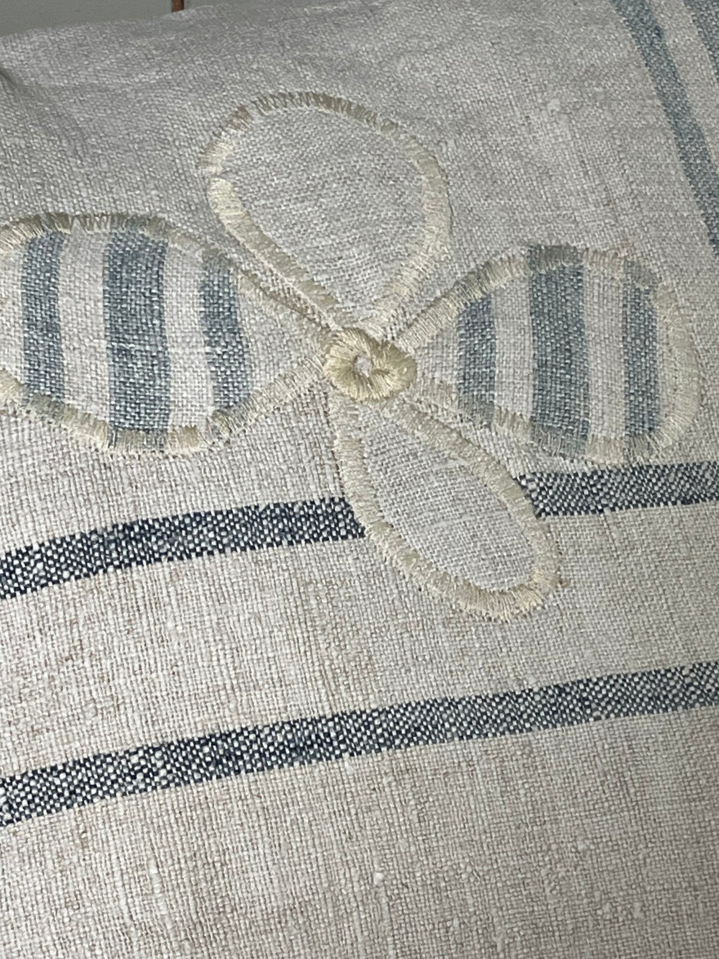 Very vintage Kissen aus altem Leinensack 40 x 40 mit Blüten