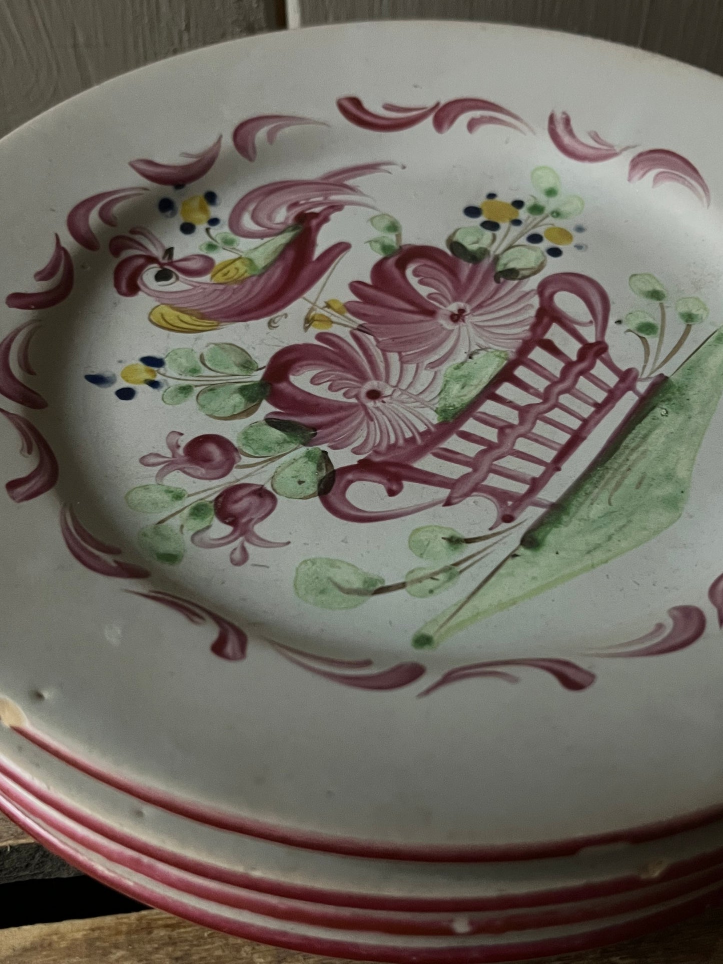 3 antike Fayence Teller Strassbourg mit Hahn und Patina