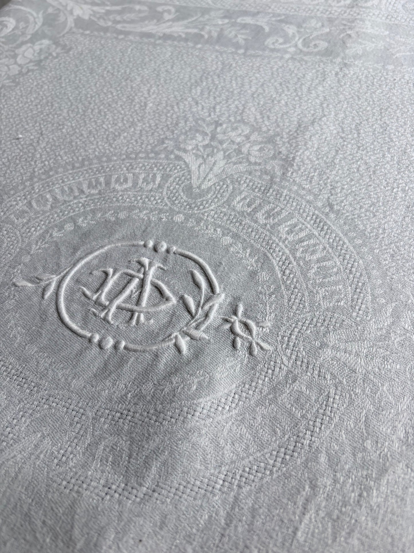4 große imposante Servietten mit Monogramm aus Leinen, Belgien