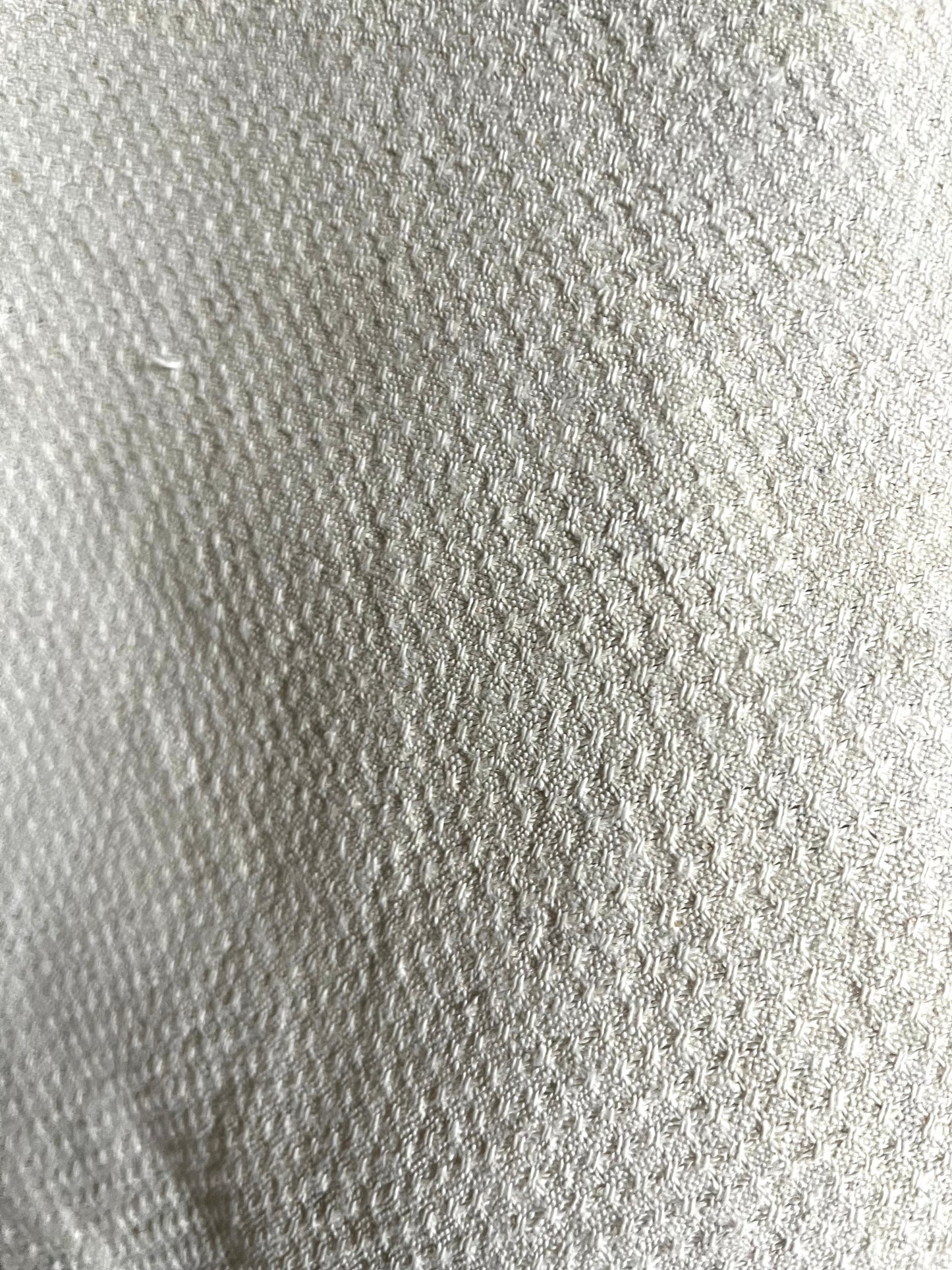 Bildschönes Bauernleinen-Tuch mit Struktur und Monogramm 153 x 153