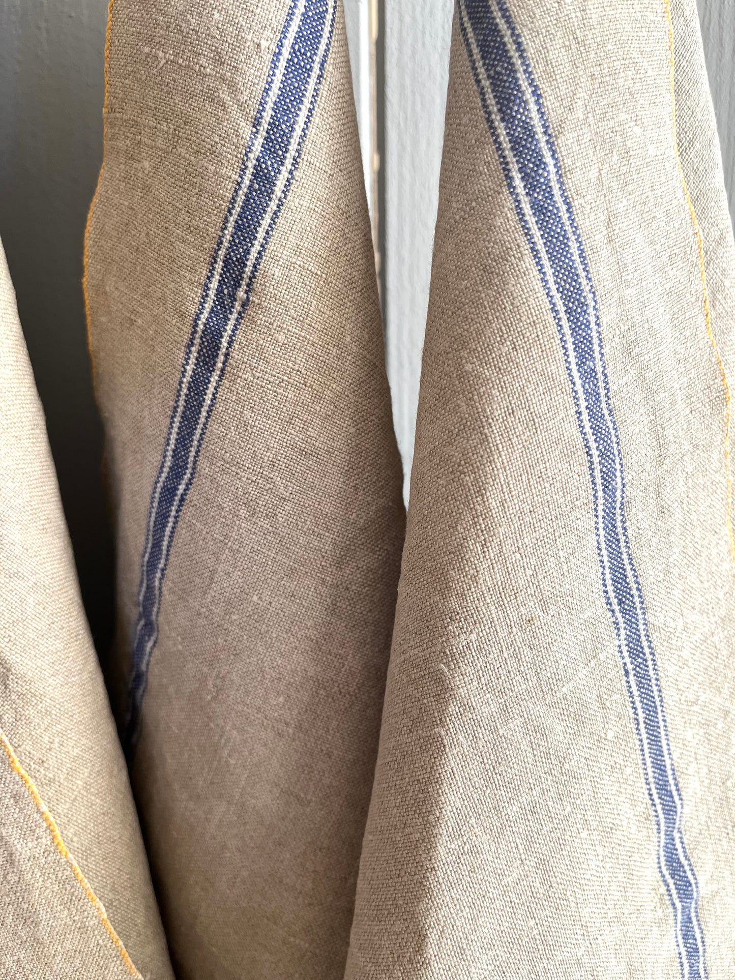 XL Leinentuch mit blau/weißen Streifen