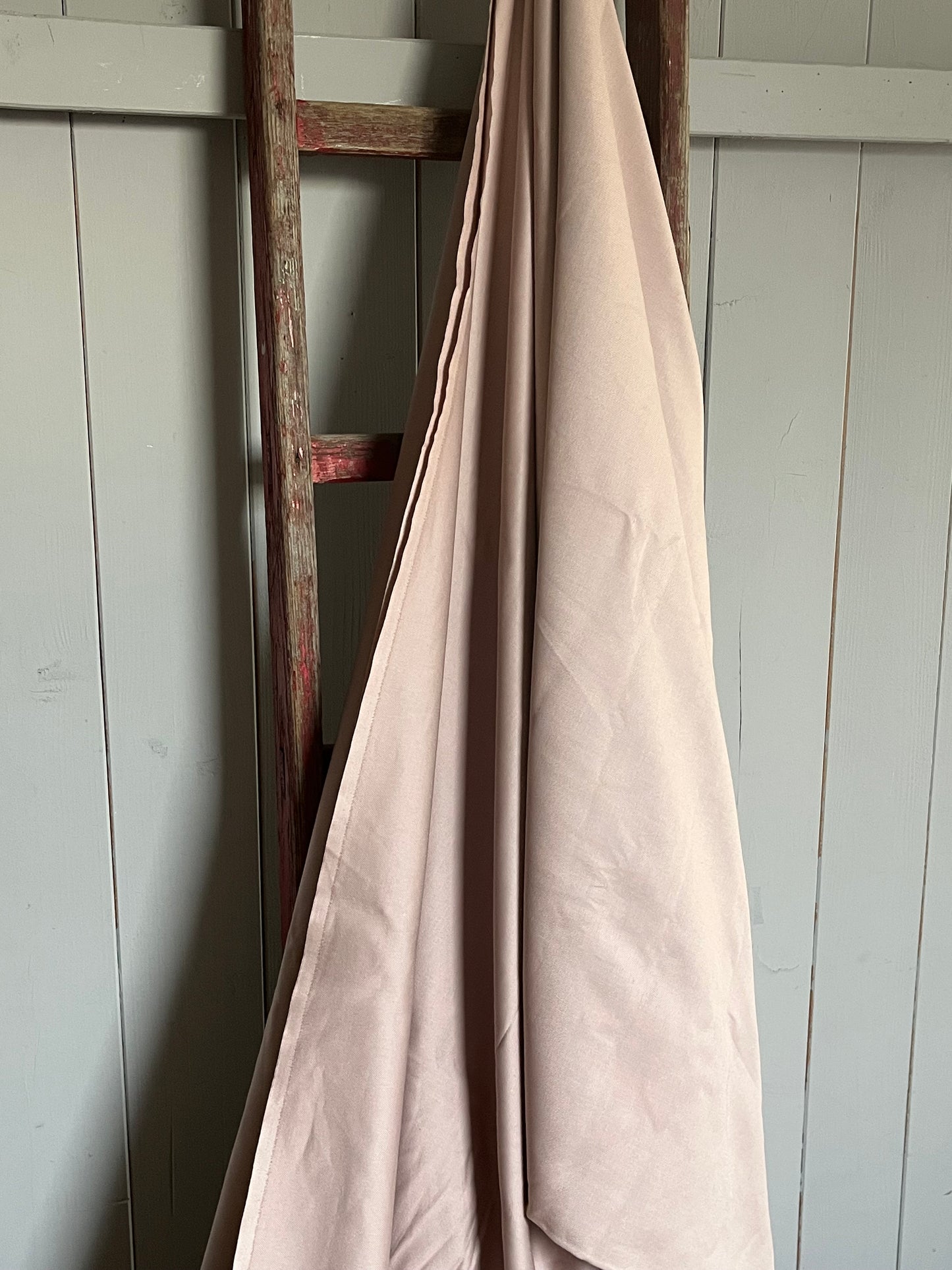 XL: 3 x 1,8 Meter kräftiger, zugleich seidiger Baumwollcanvas in Altrose