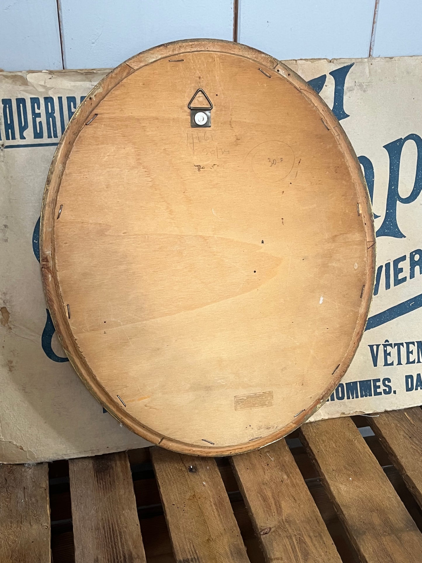 Alter florentinischer Spiegel schwer und mit Stuckrahmen