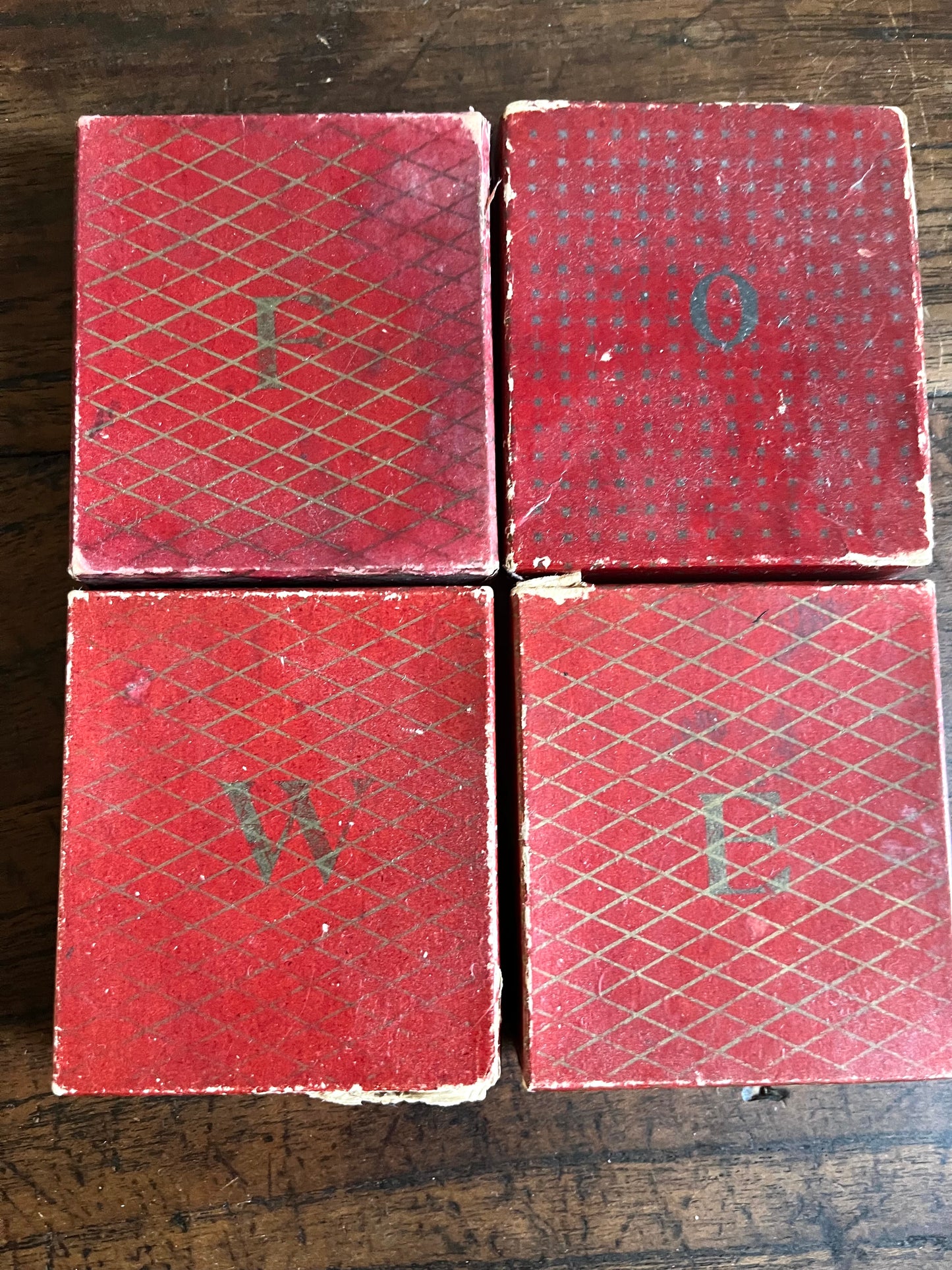 Kleine Sammlung alte Kupferschablonen Monogramme 33 Stück Stickvorlage