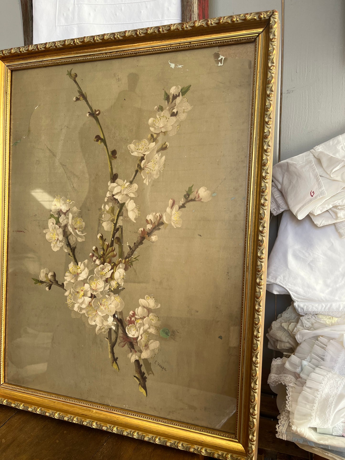 Altes, schweres Bild mit Blütenzweig hinter Glas, Goldrahmen aus Belgien