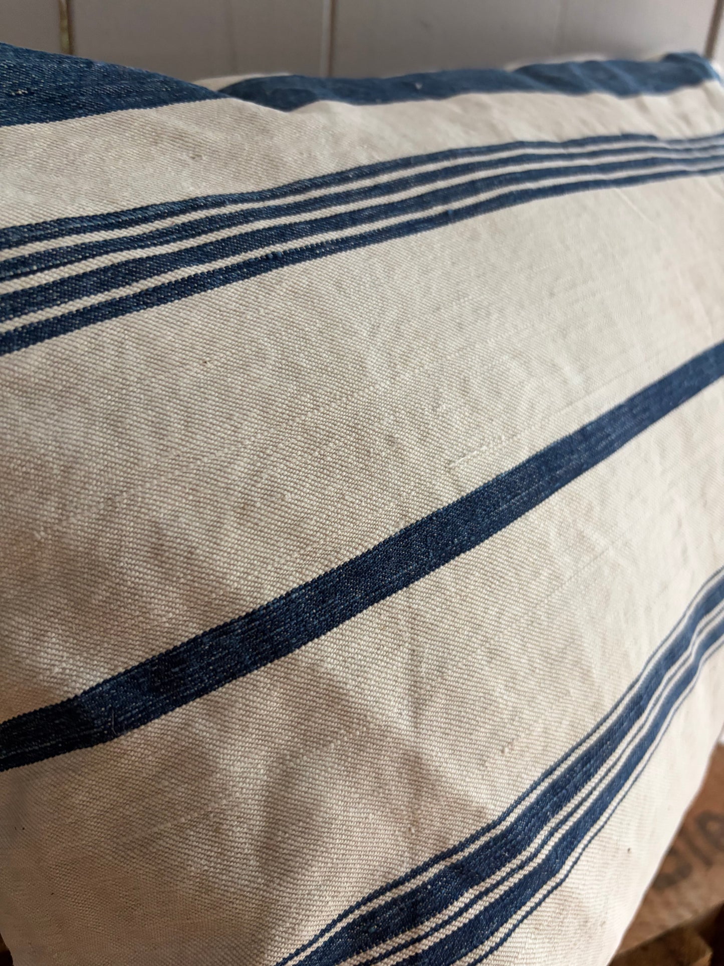 Großer Kissenbezug Leinen blau gestreift mit Hotelverschluss 60 x 40