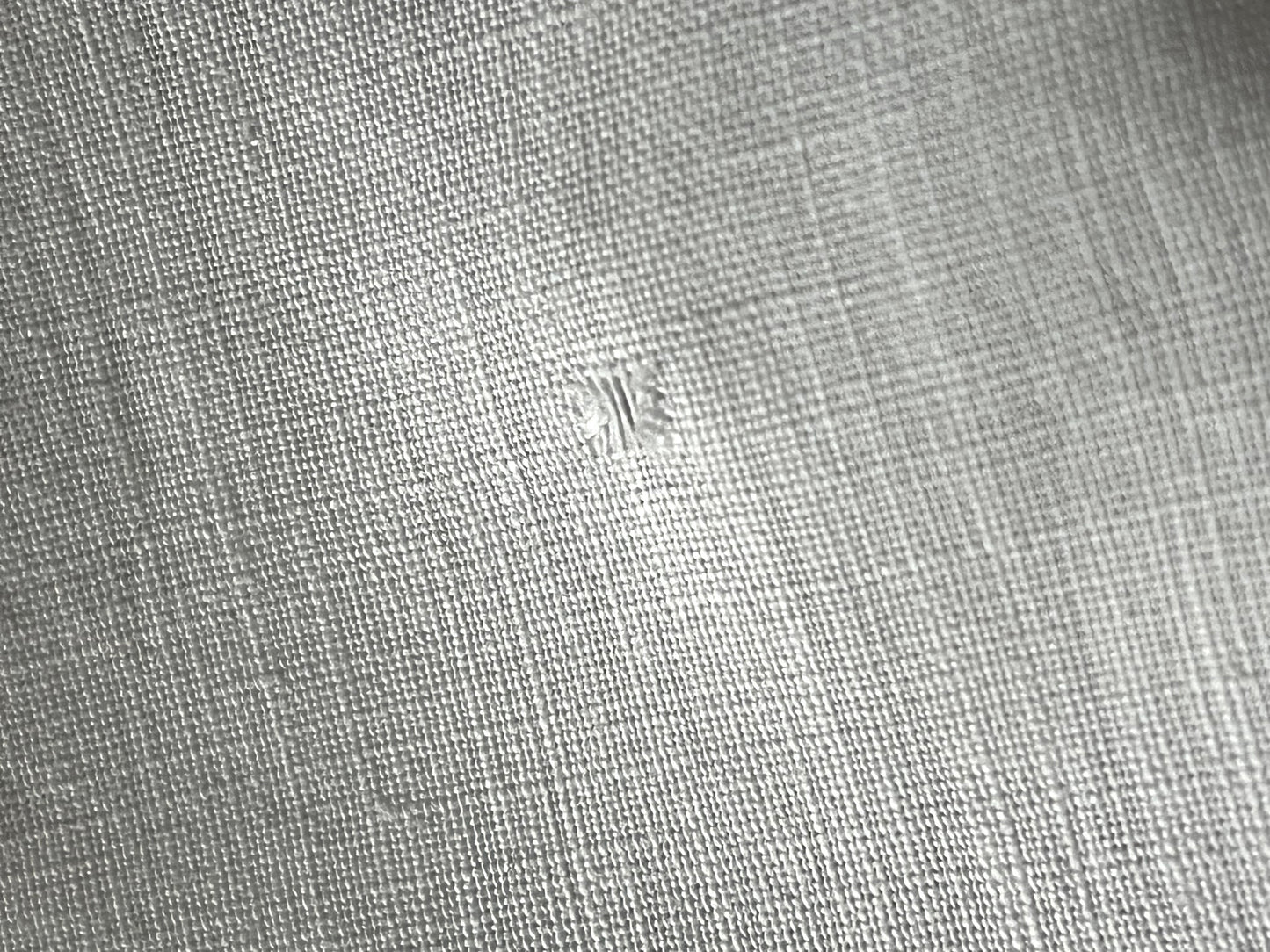 Französisches Leinen Kissen Weiß mit Prunk-Monogramm