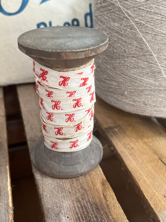 Französische Holzspule mit Wäscheband