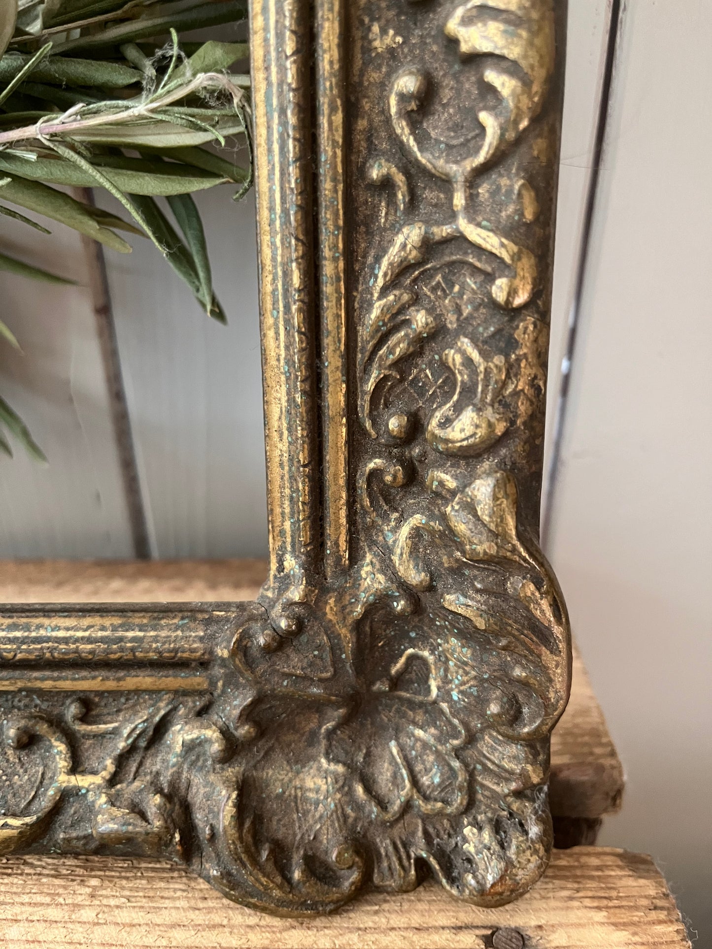 Besonders schöner, antiker Stuckrahmen in top Zustand