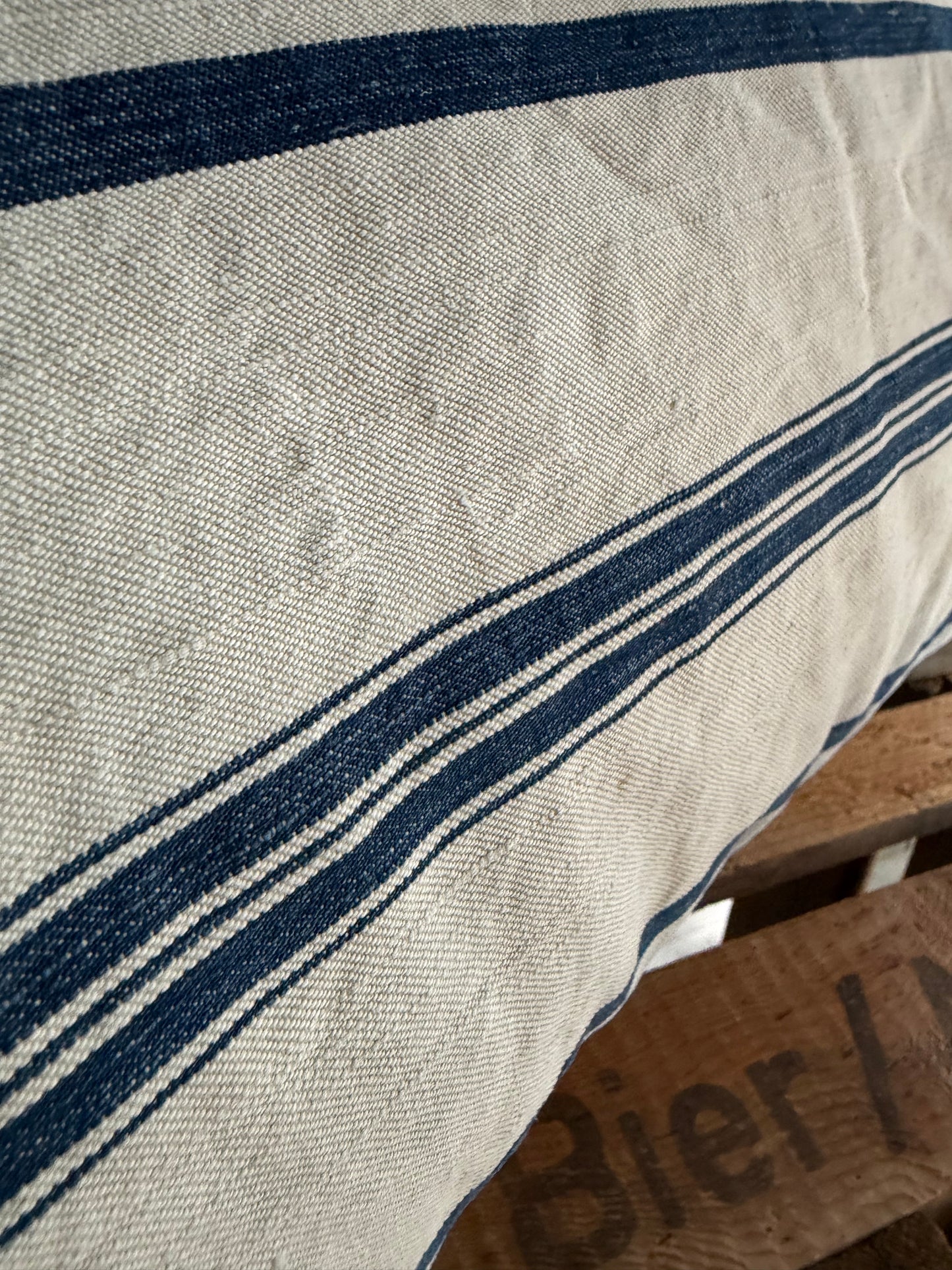 Großer Kissenbezug Leinen blau gestreift mit Hotelverschluss 60 x 40