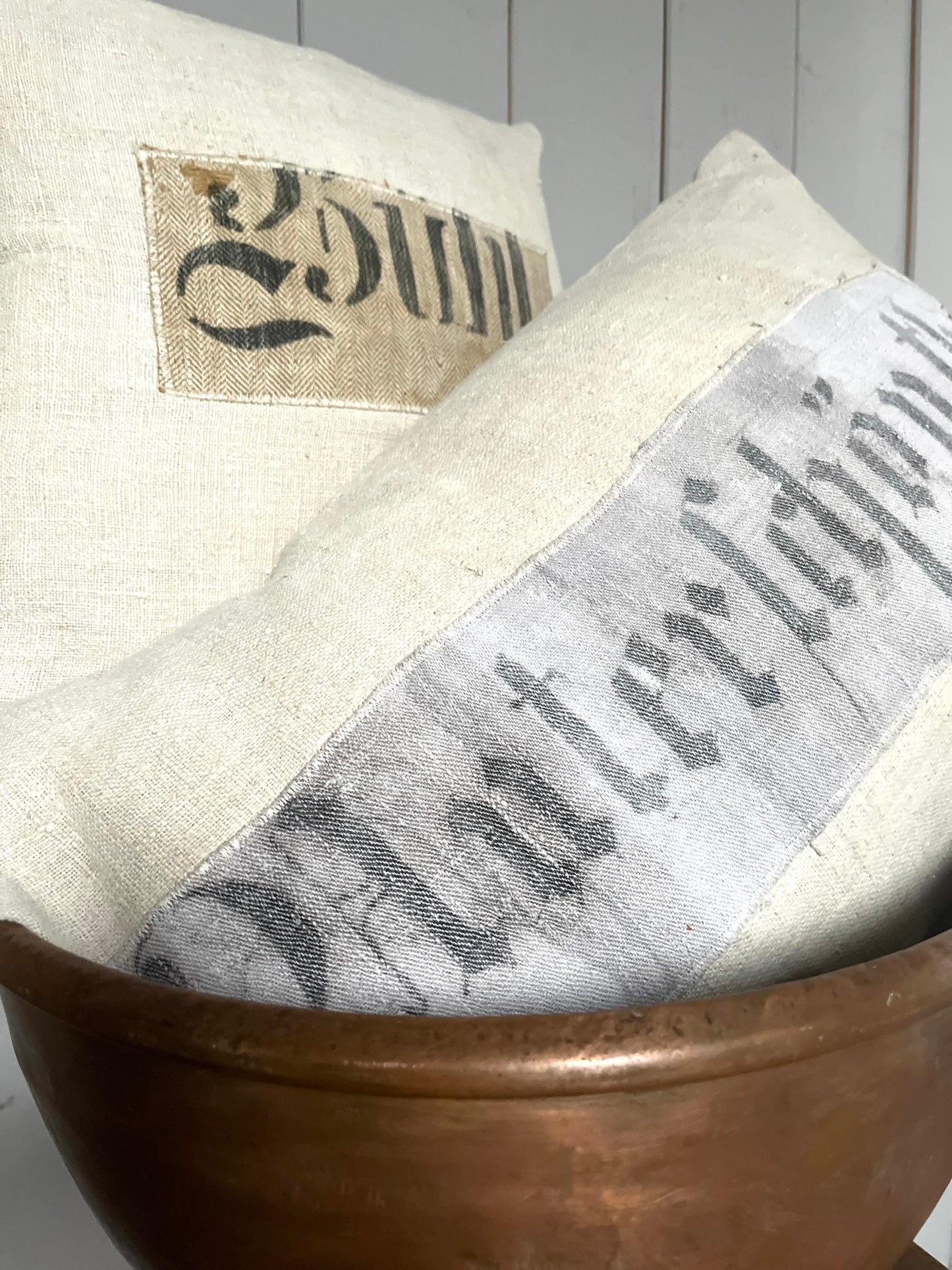 Very vintage Kissen aus antikem Leinen mit Aufschrift 40 × 40