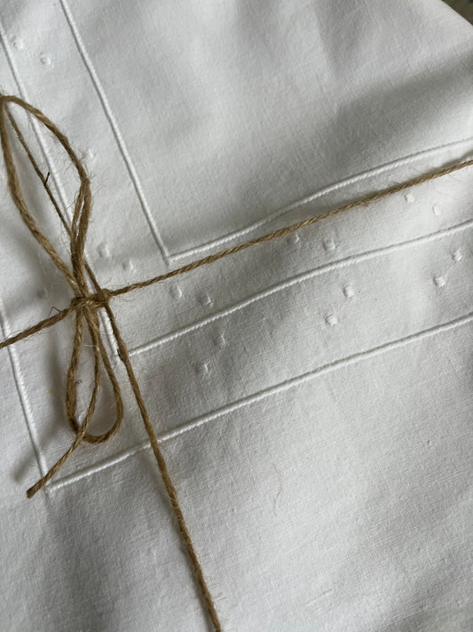 Bettlaken mit Pünktchenstickerei weiß 148 x 240 Halbleinen