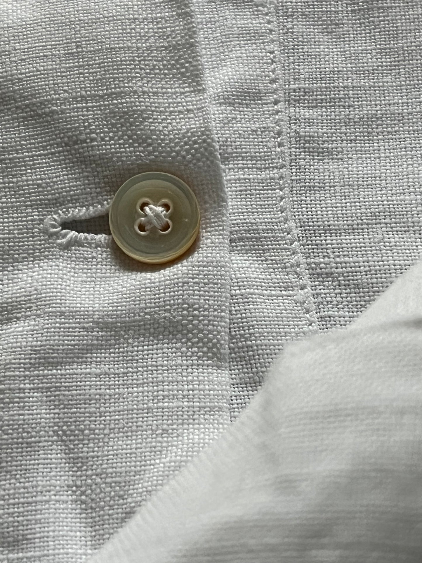 Französisches Leinen Kissen Weiß mit Prunk-Monogramm