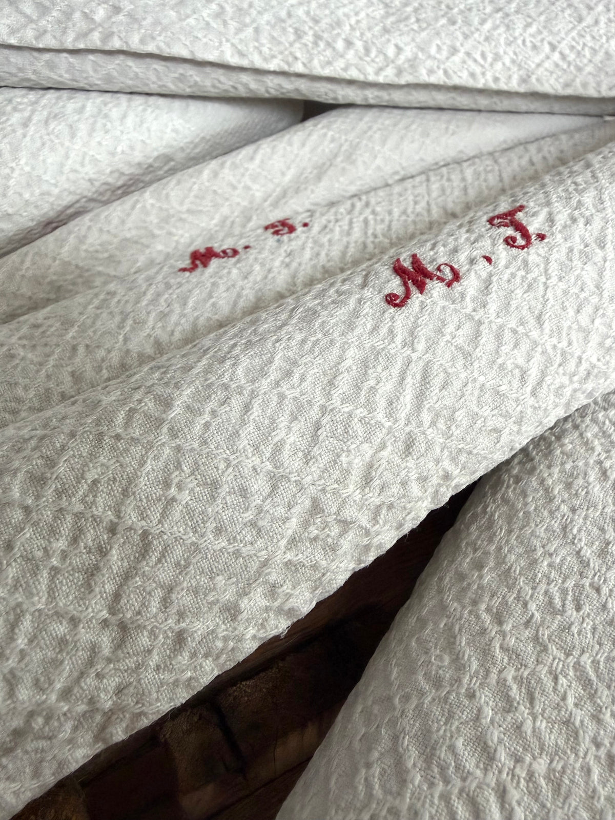 Top XXL Tuch mit Rautenmuster und Monogramm 125 x 45