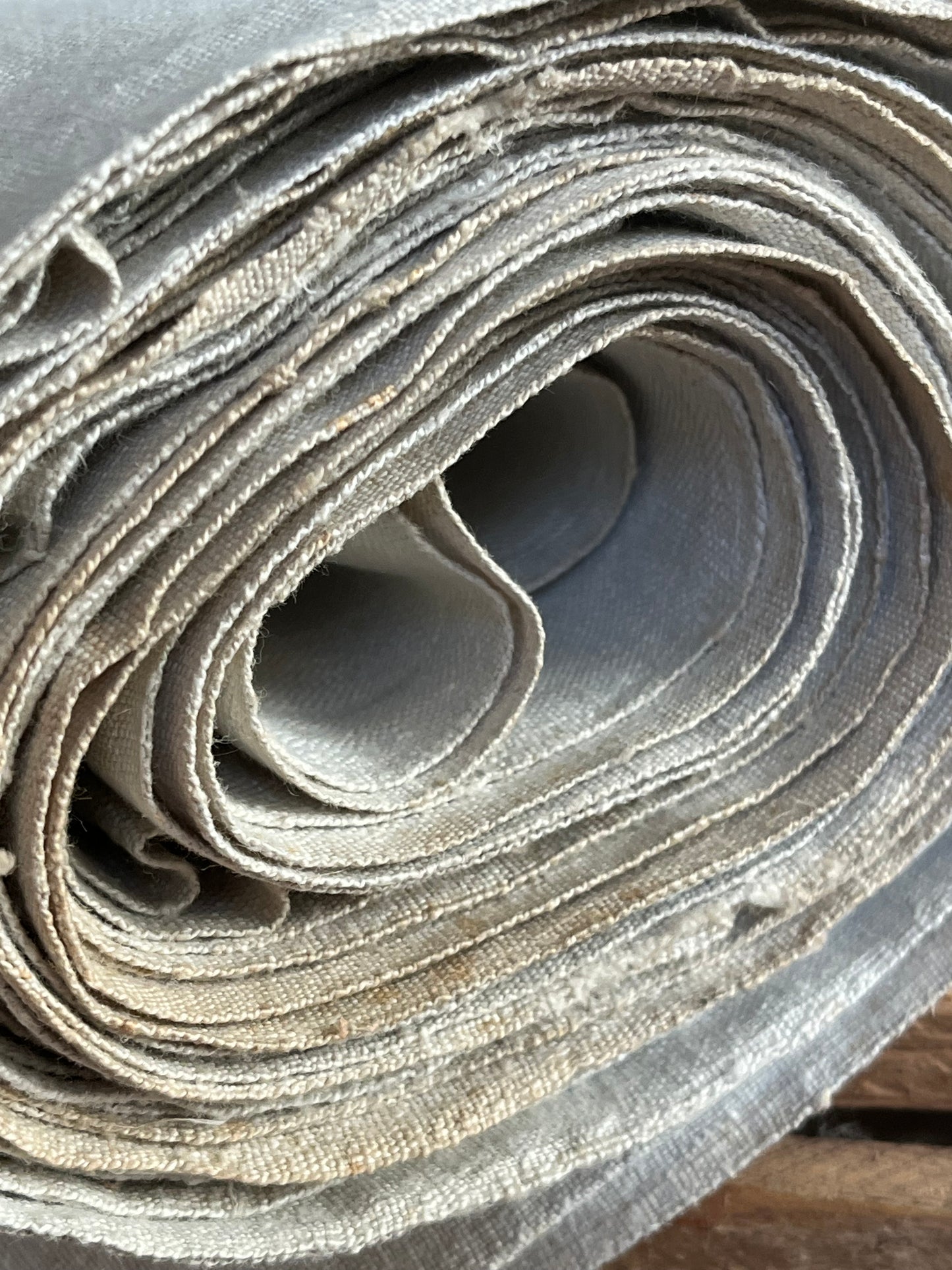 6,6 Meter 120 Jahre altes Leinen, bildschön, kräftiges, handgewebtes Bauernleinen