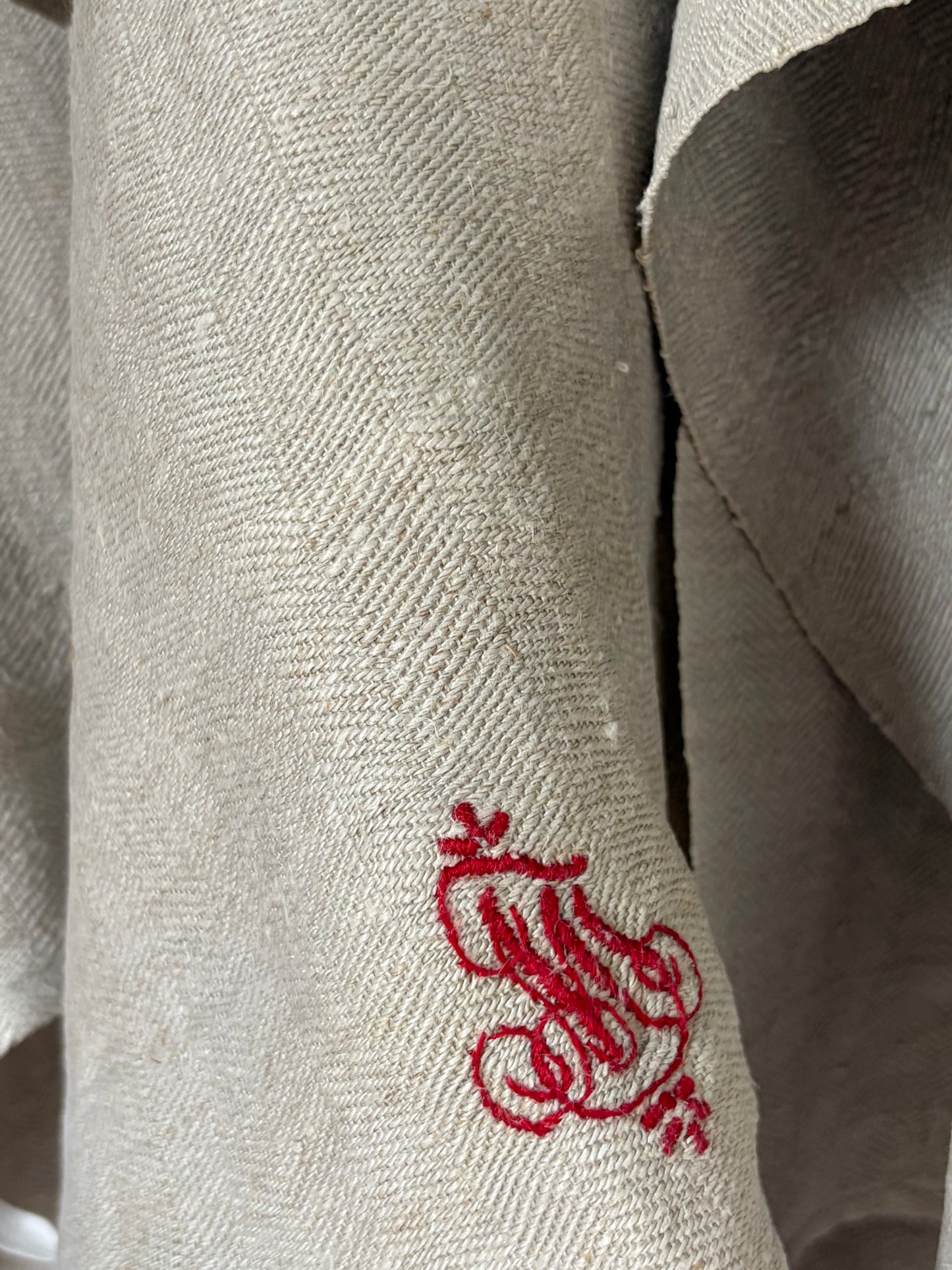 Top XXL Tuch mit Grätenmuster und Monogramm 125 x 43