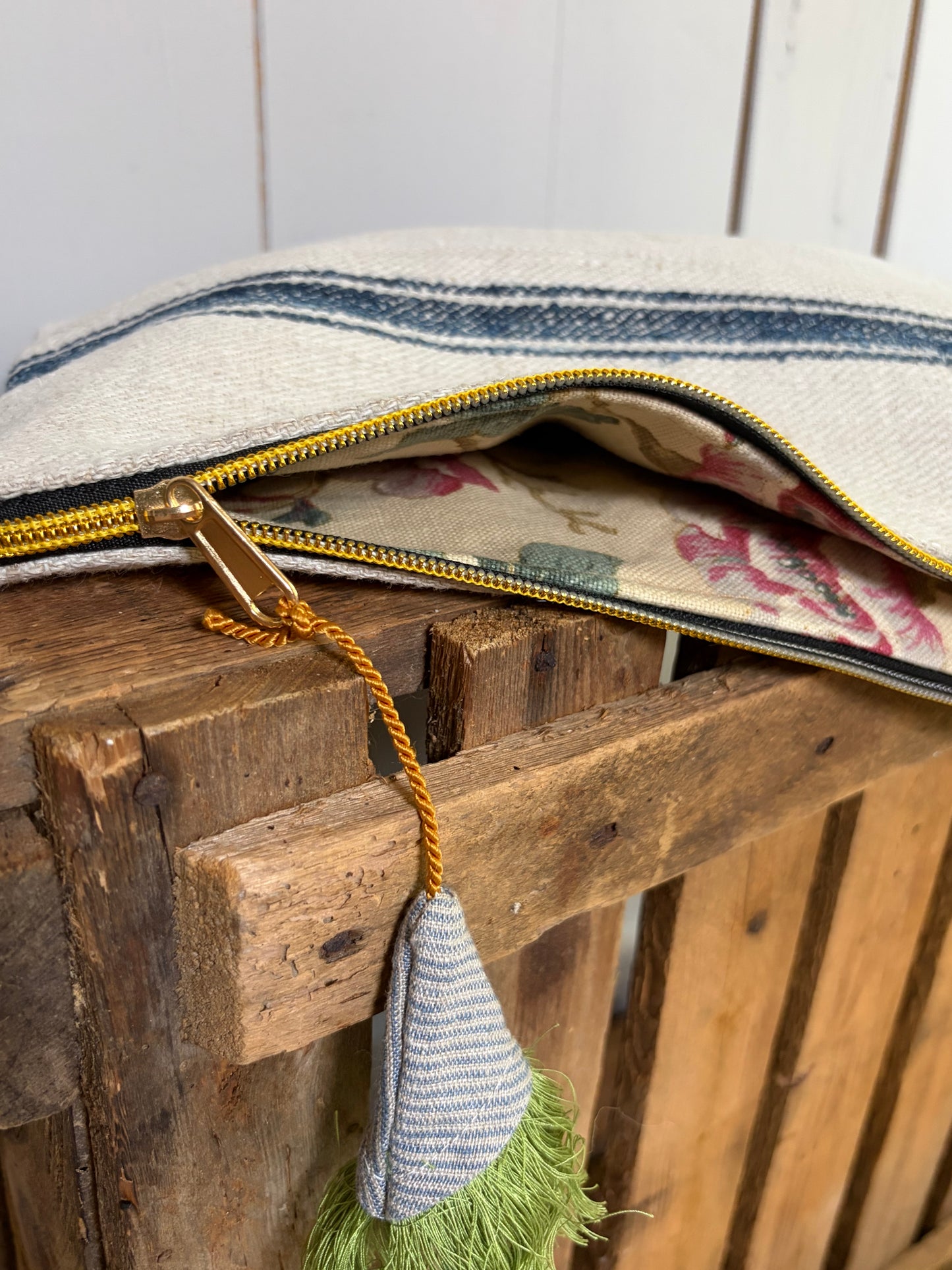 Kleine Handtasche aus altem Leinen - - Kosmetiktasche