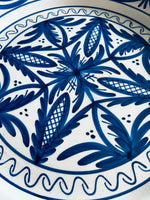 Laden Sie das Bild in den Galerie-Viewer, Große spanische Keramikschale Platte handbemalt
