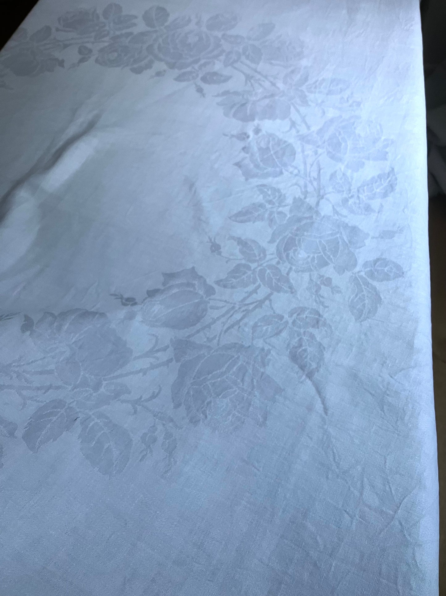 Große und vornehme Damastdecke 160 × 150